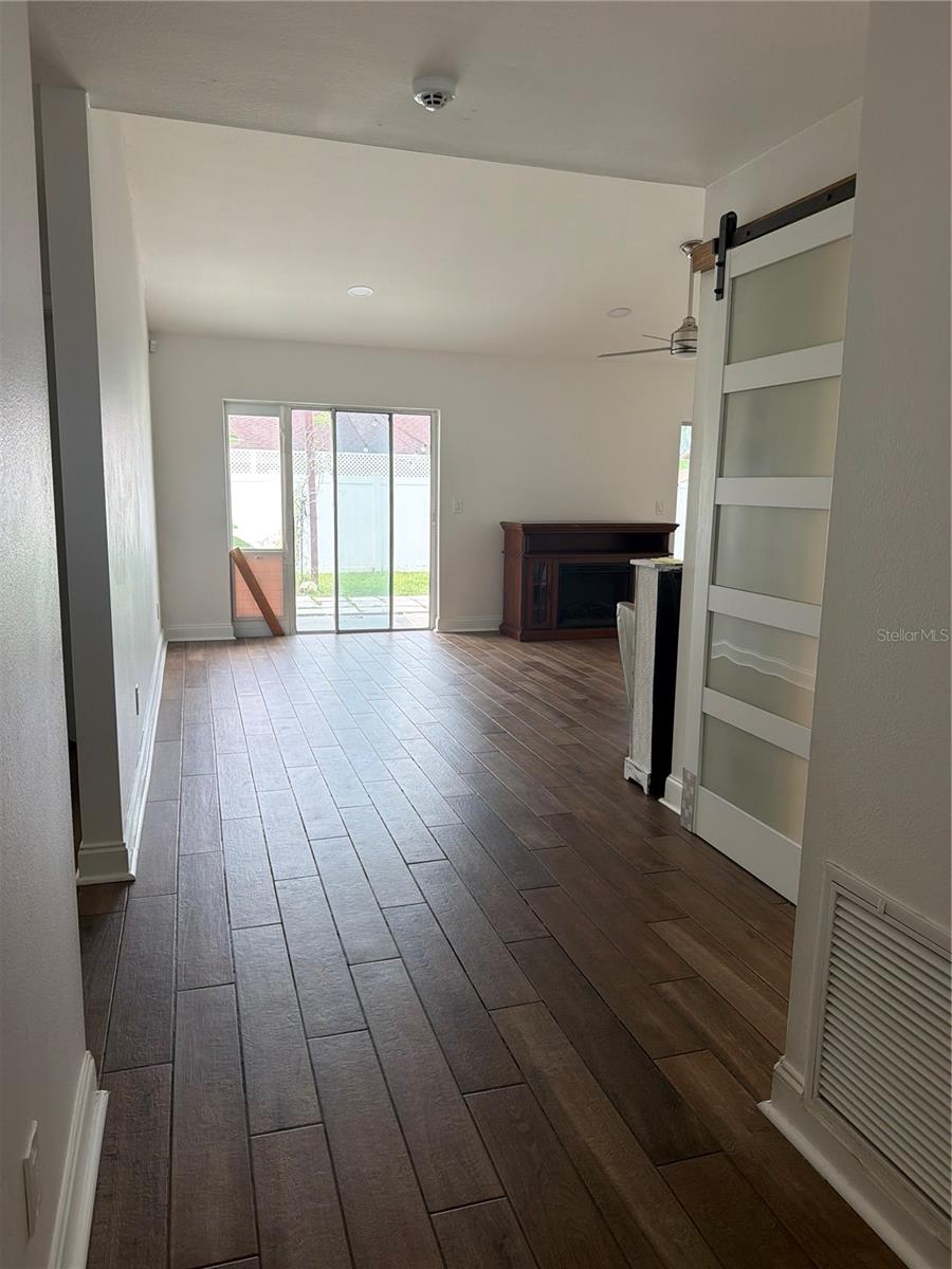 11012 ASHBOURNE CIRCLE, Tampa, FL 33624