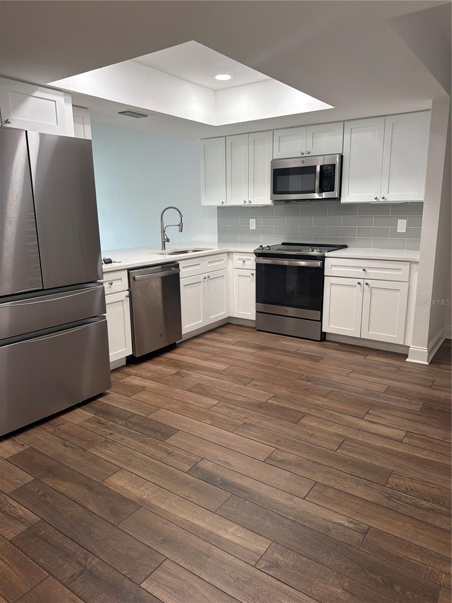 11012 ASHBOURNE CIRCLE, Tampa, FL 33624