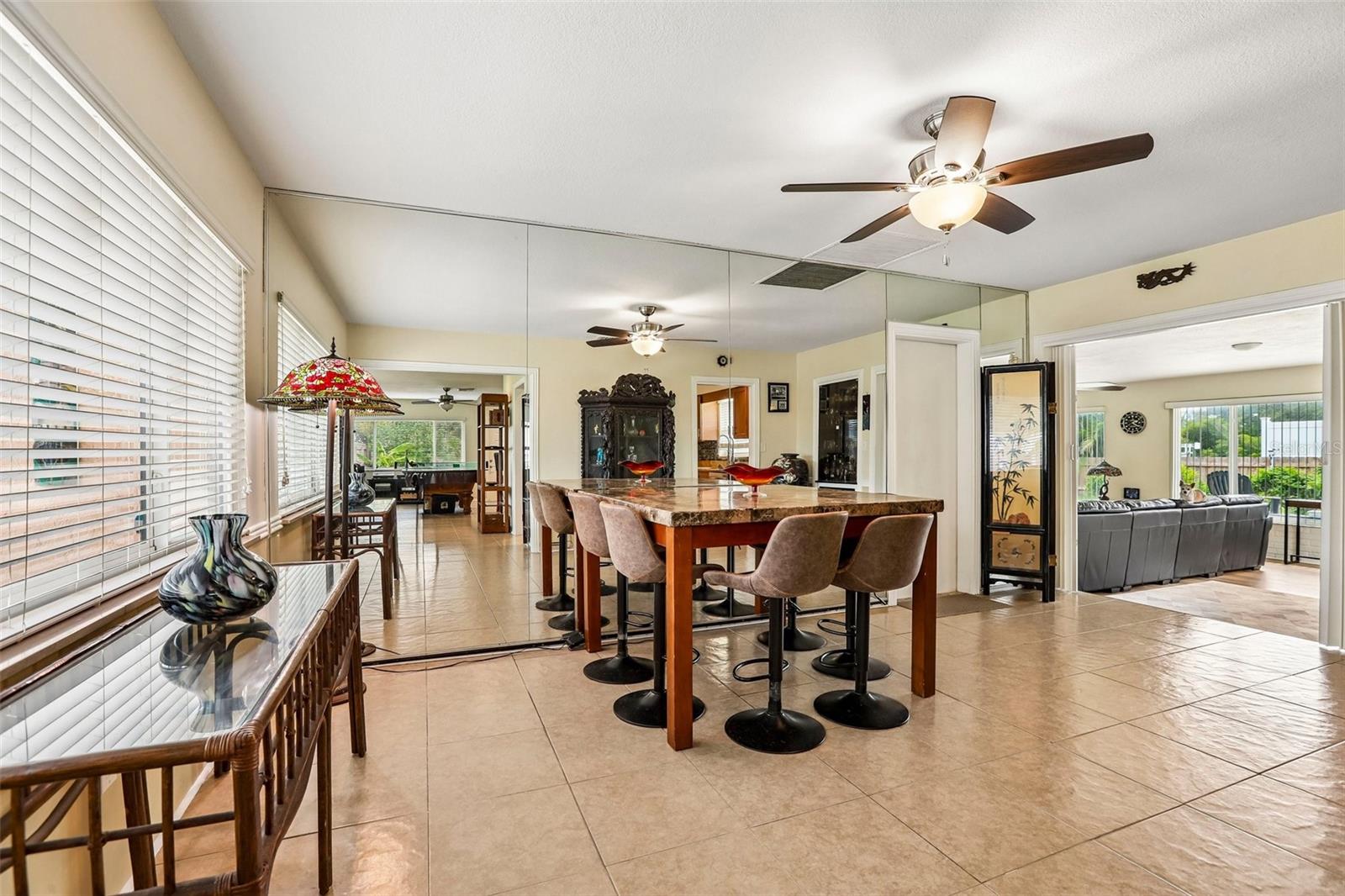 398 COLONY POINT ROAD S, St Petersburg, FL 33705