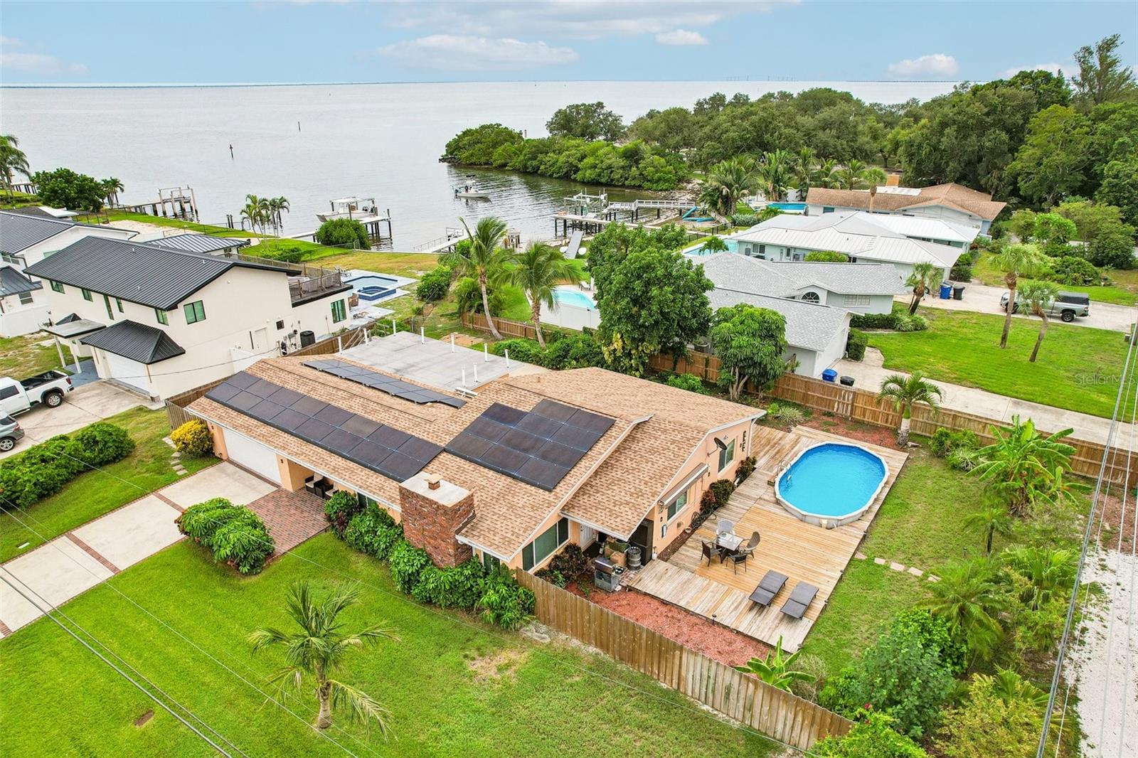398 COLONY POINT ROAD S, St Petersburg, FL 33705
