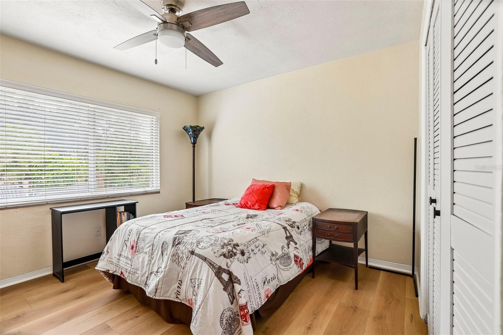 398 COLONY POINT ROAD S, St Petersburg, FL 33705