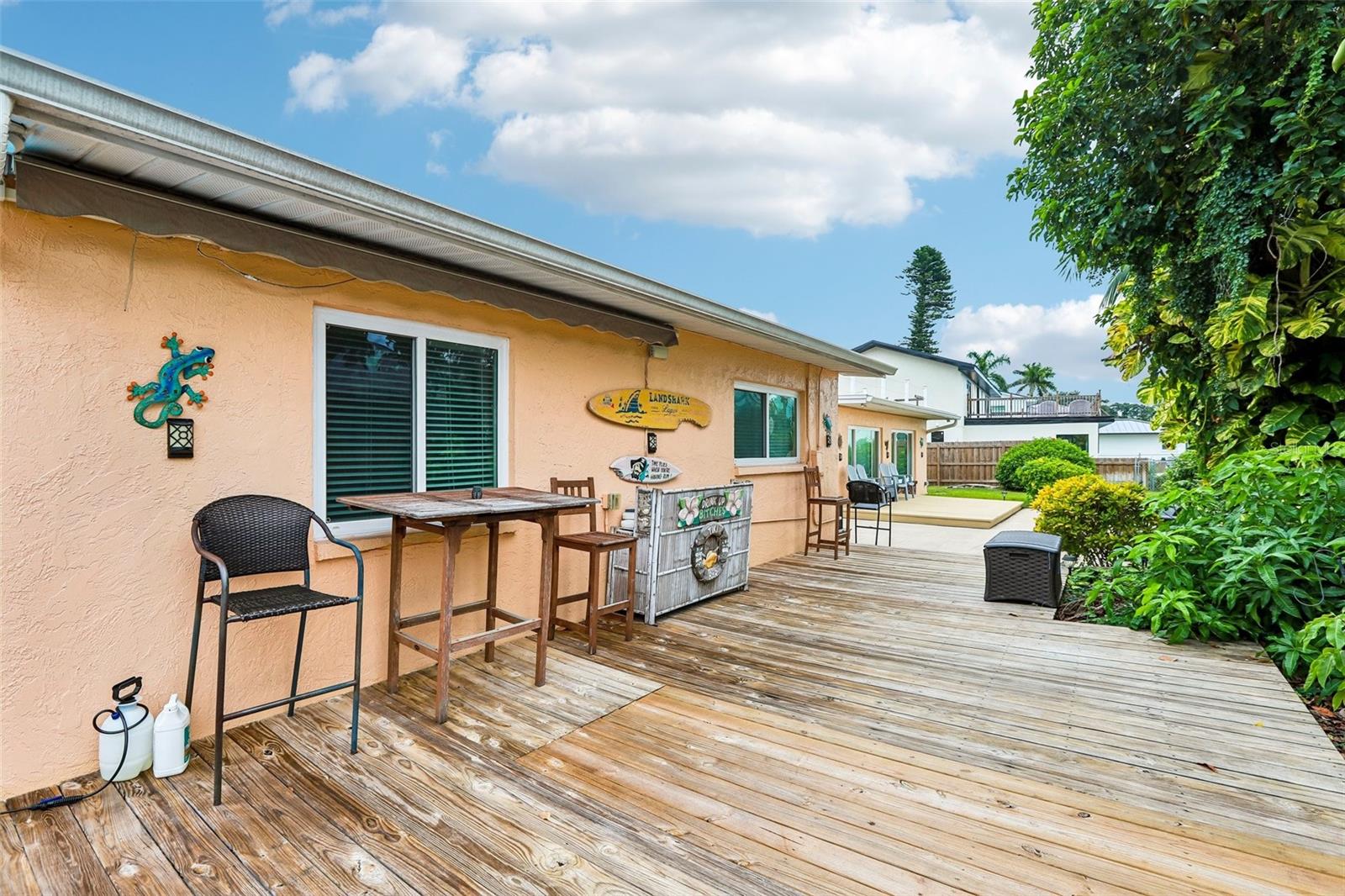 398 COLONY POINT ROAD S, St Petersburg, FL 33705