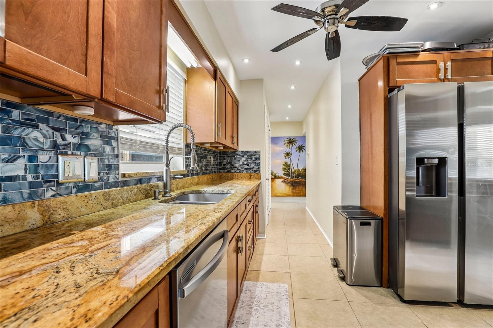 398 COLONY POINT ROAD S, St Petersburg, FL 33705