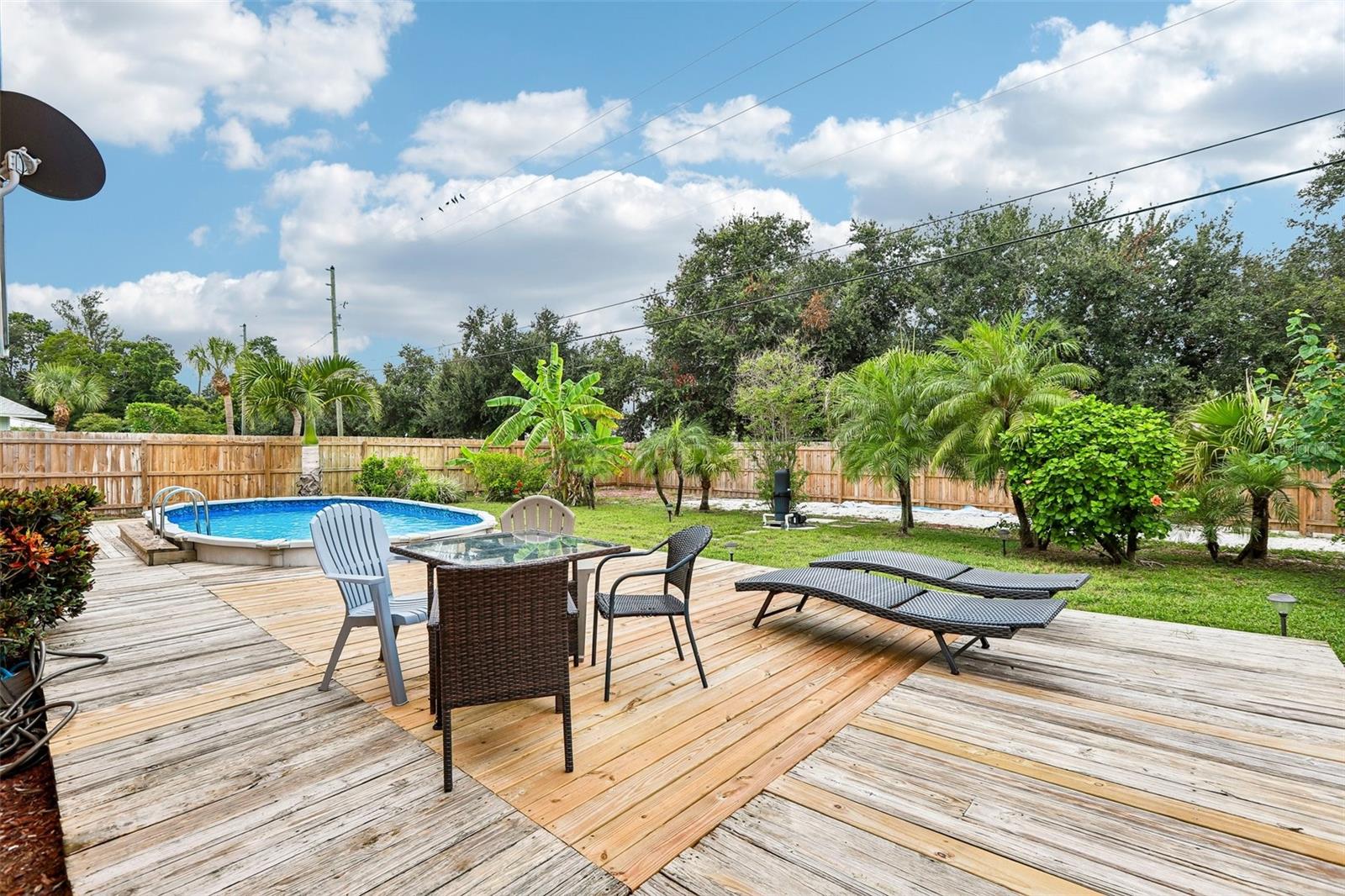 398 COLONY POINT ROAD S, St Petersburg, FL 33705
