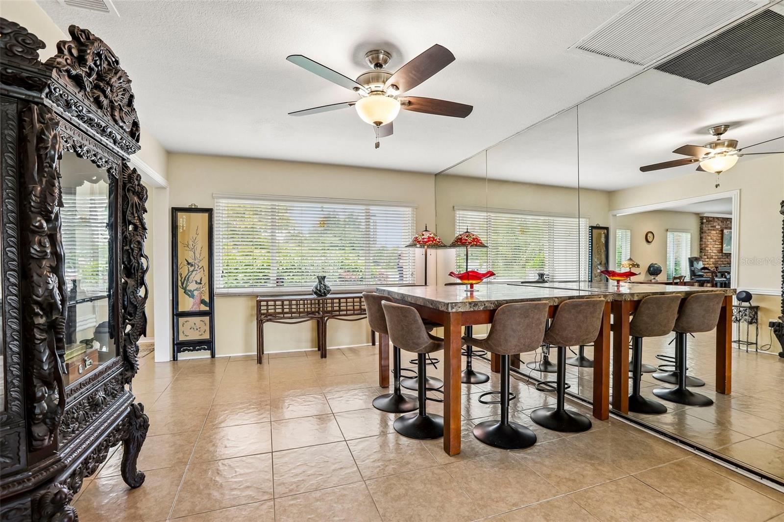 398 COLONY POINT ROAD S, St Petersburg, FL 33705