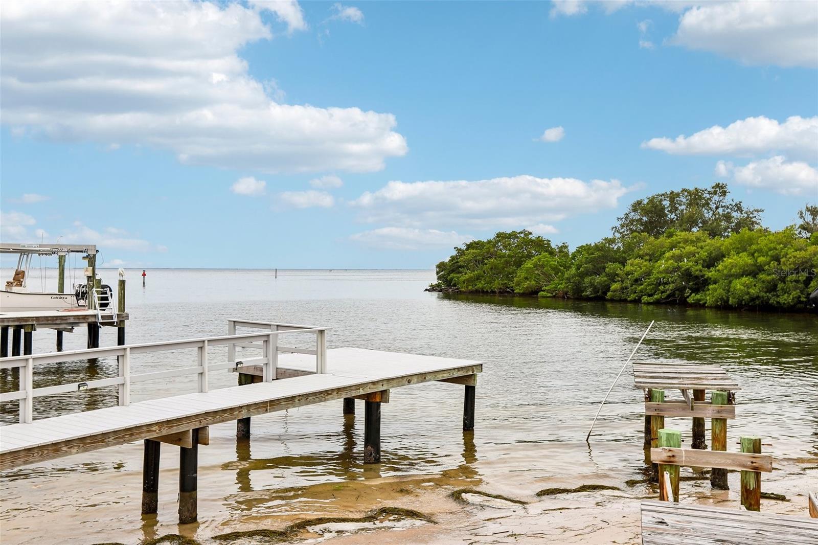 398 COLONY POINT ROAD S, St Petersburg, FL 33705 398 COLONY POINT ROAD S, St Petersburg, FL 33705