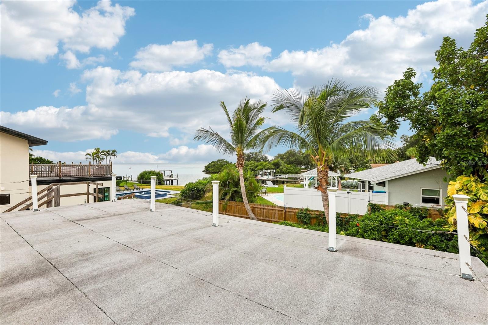398 COLONY POINT ROAD S, St Petersburg, FL 33705