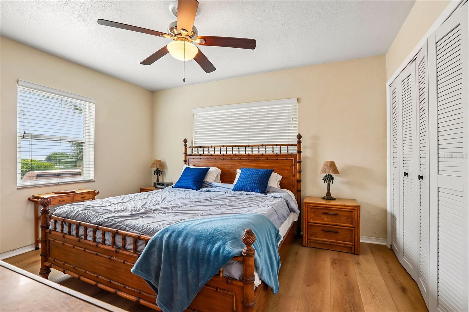 398 COLONY POINT ROAD S, St Petersburg, FL 33705
