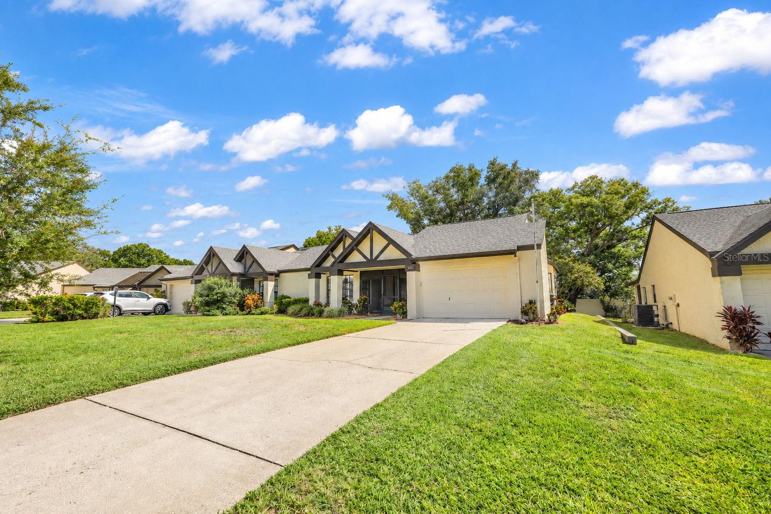 913 SUTTON PLACE, Palm Harbor, FL 34684