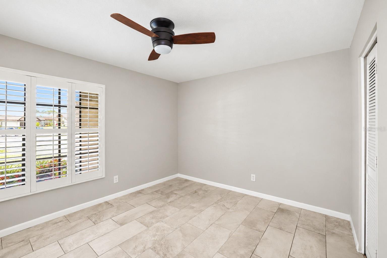 913 SUTTON PLACE, Palm Harbor, FL 34684