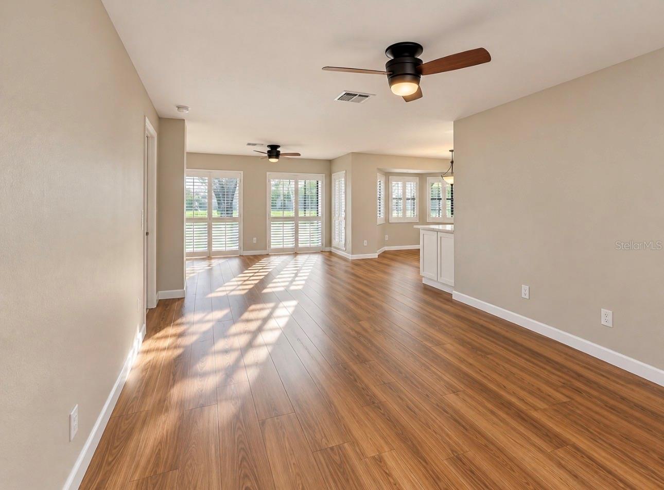 913 SUTTON PLACE, Palm Harbor, FL 34684