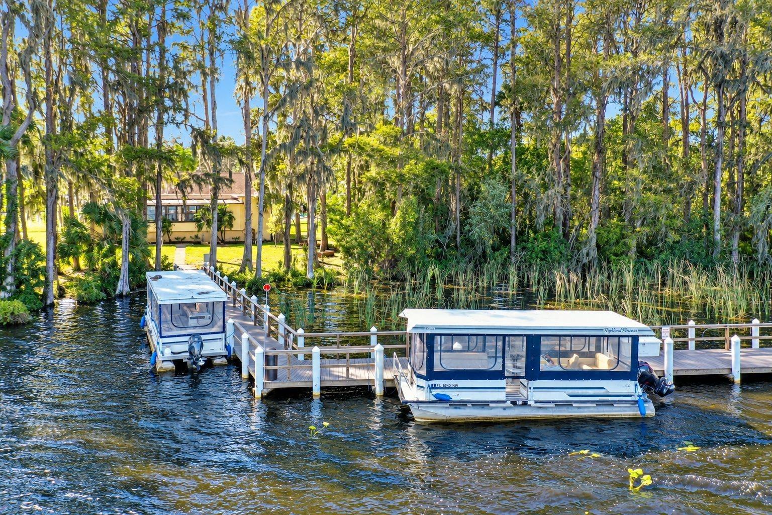 913 SUTTON PLACE, Palm Harbor, FL 34684