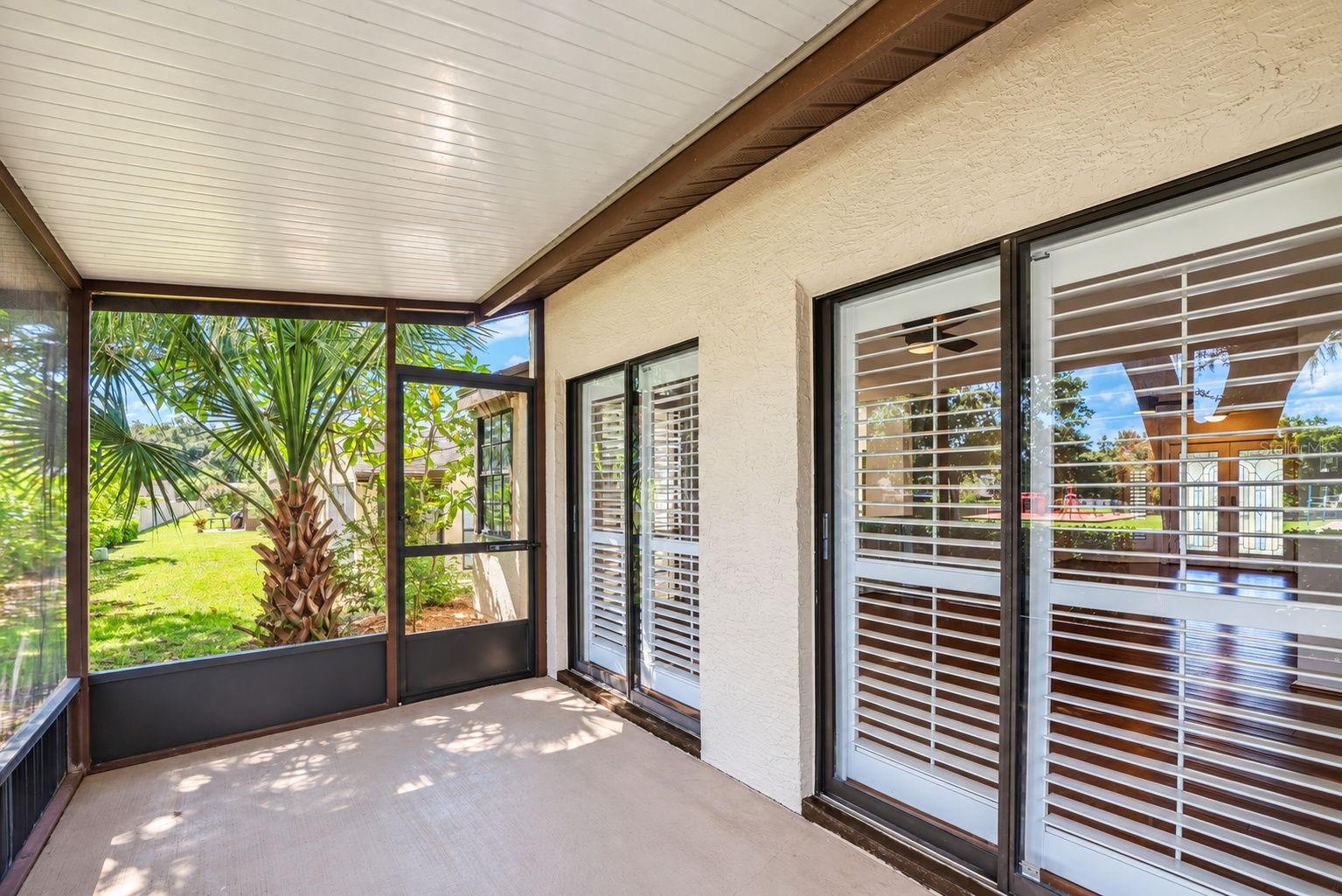 913 SUTTON PLACE, Palm Harbor, FL 34684