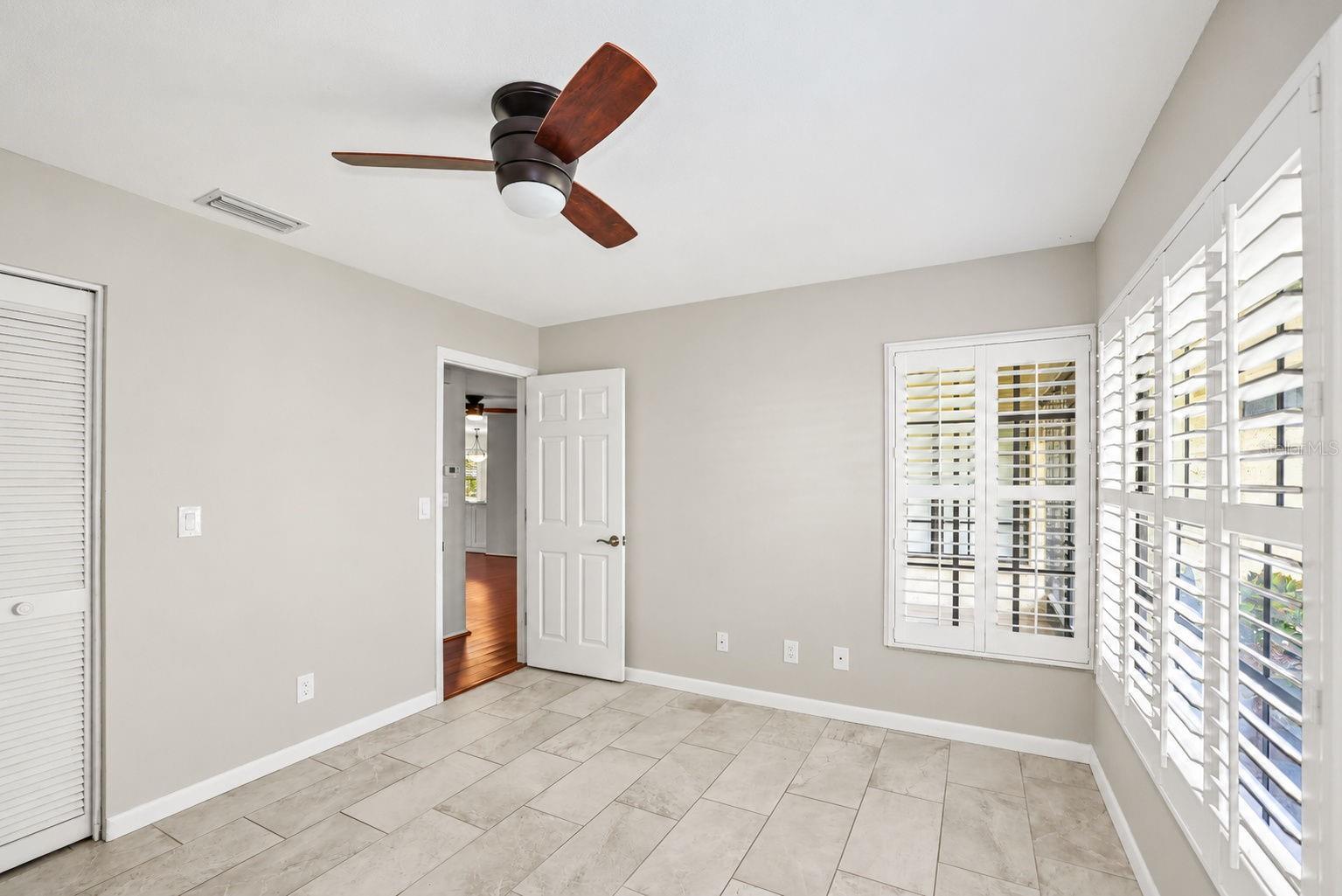 913 SUTTON PLACE, Palm Harbor, FL 34684