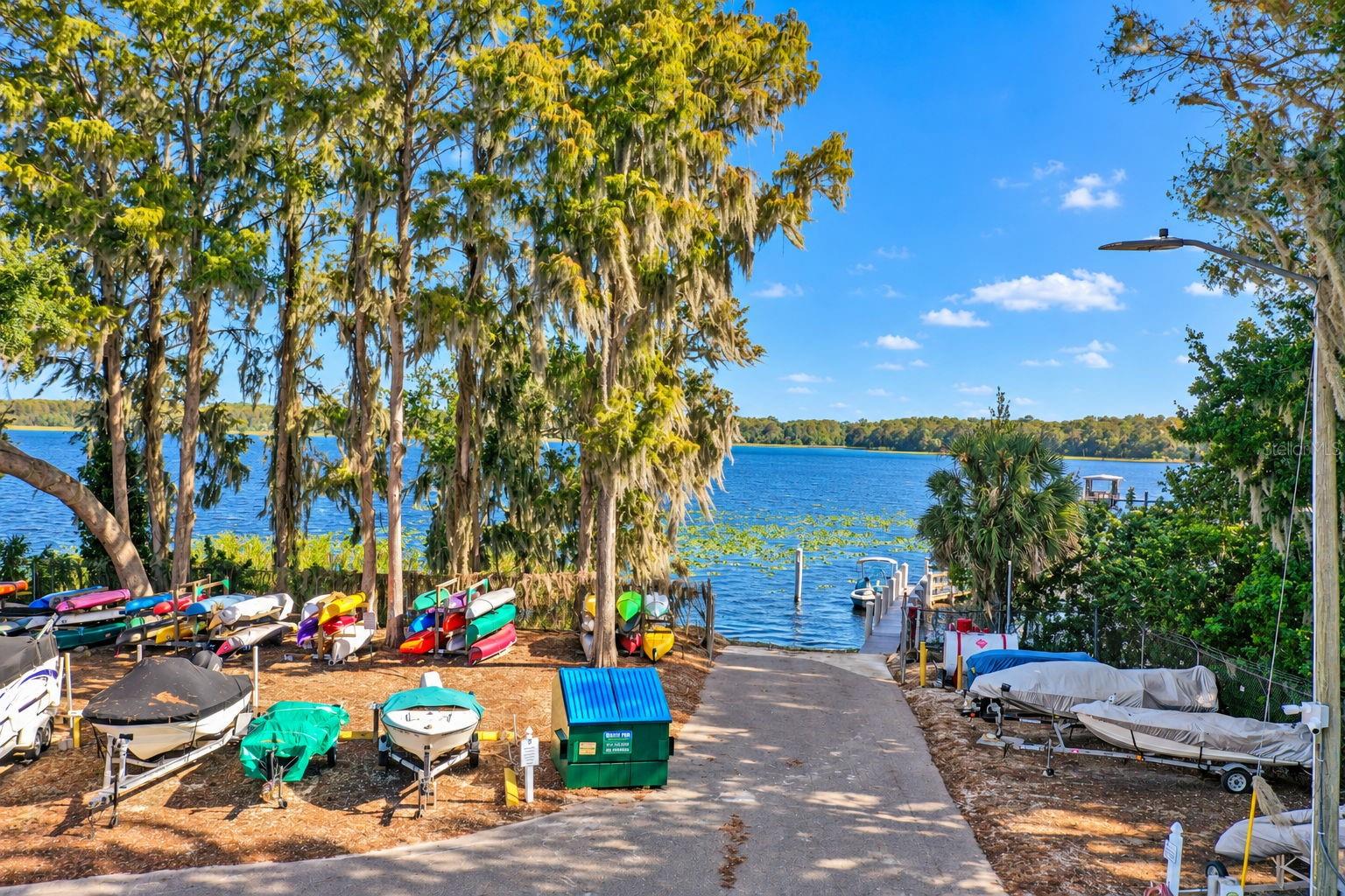 913 SUTTON PLACE, Palm Harbor, FL 34684