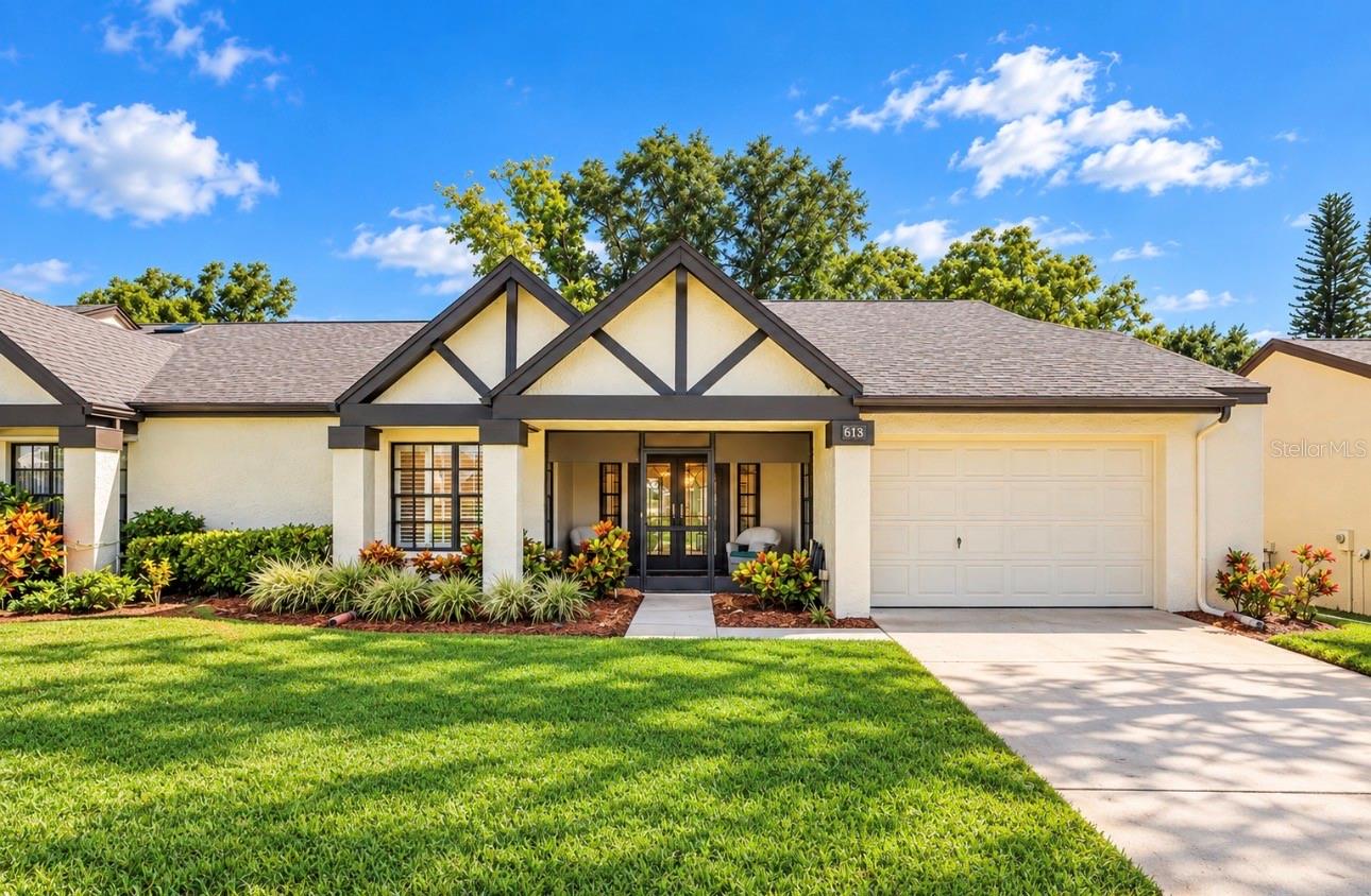913 SUTTON PLACE, Palm Harbor, FL 34684