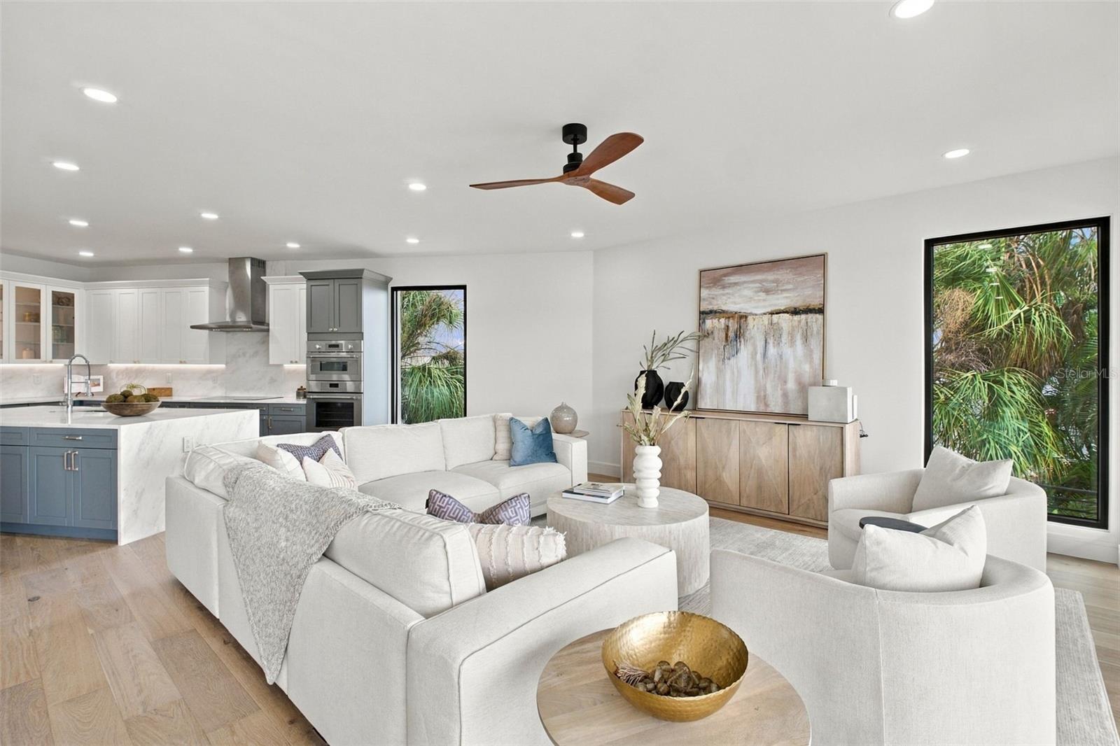 7176 S SHORE DRIVE S, South Pasadena, FL 33707