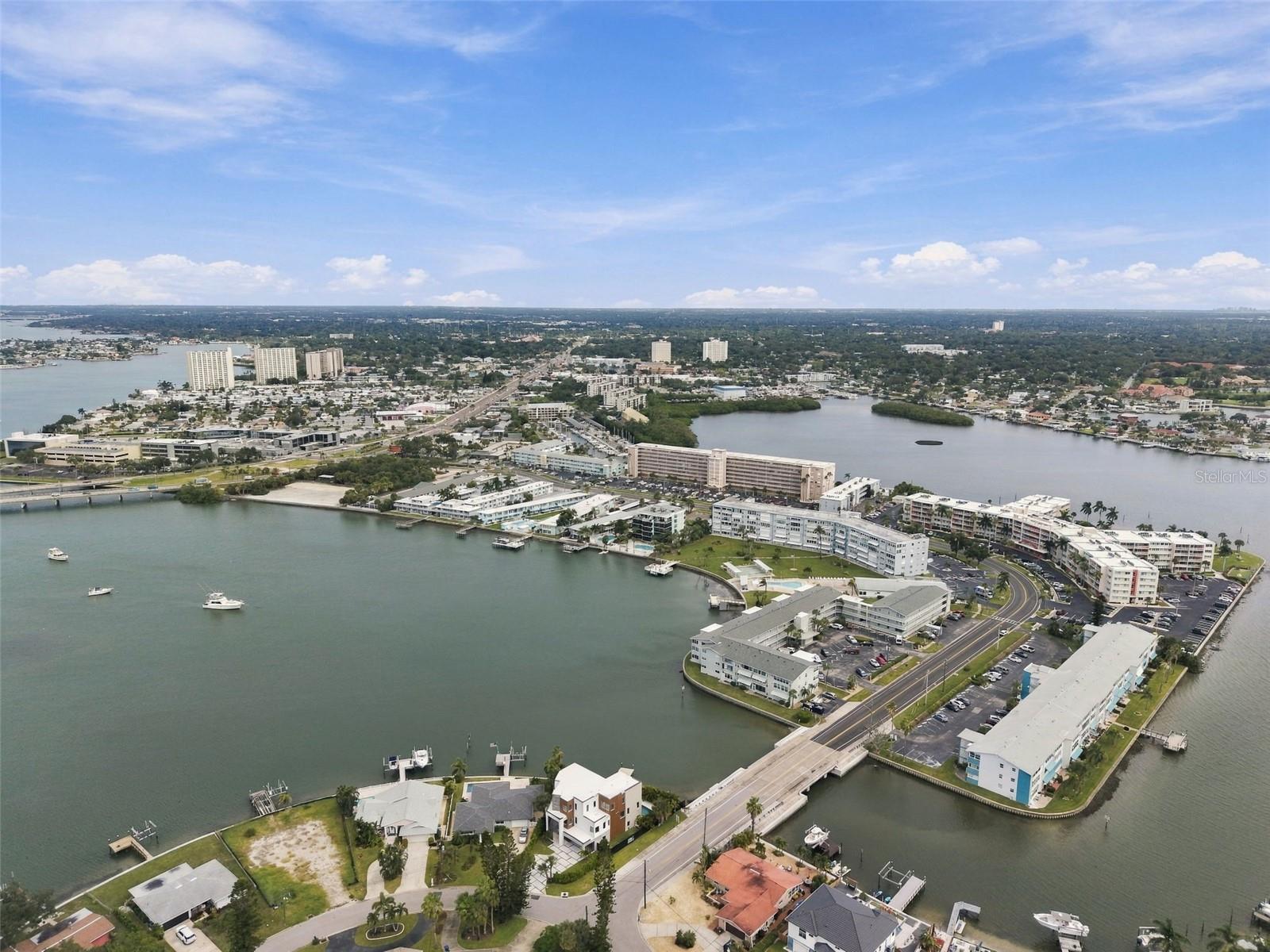7176 S SHORE DRIVE S, South Pasadena, FL 33707
