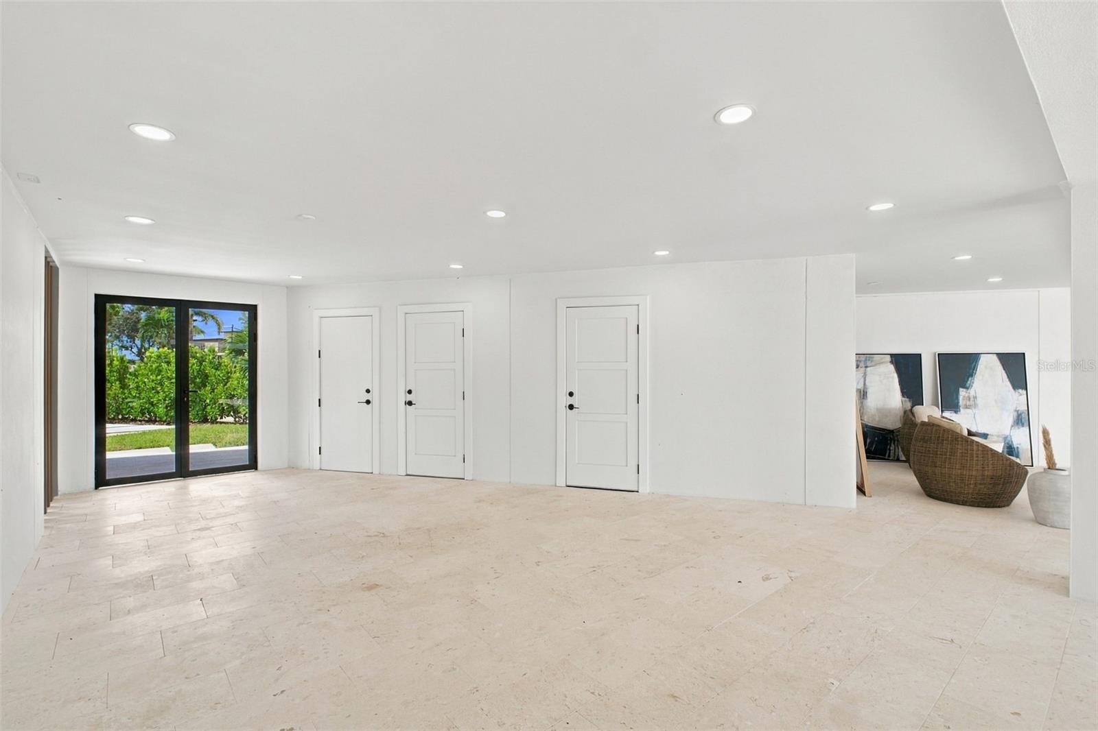 7176 S SHORE DRIVE S, South Pasadena, FL 33707