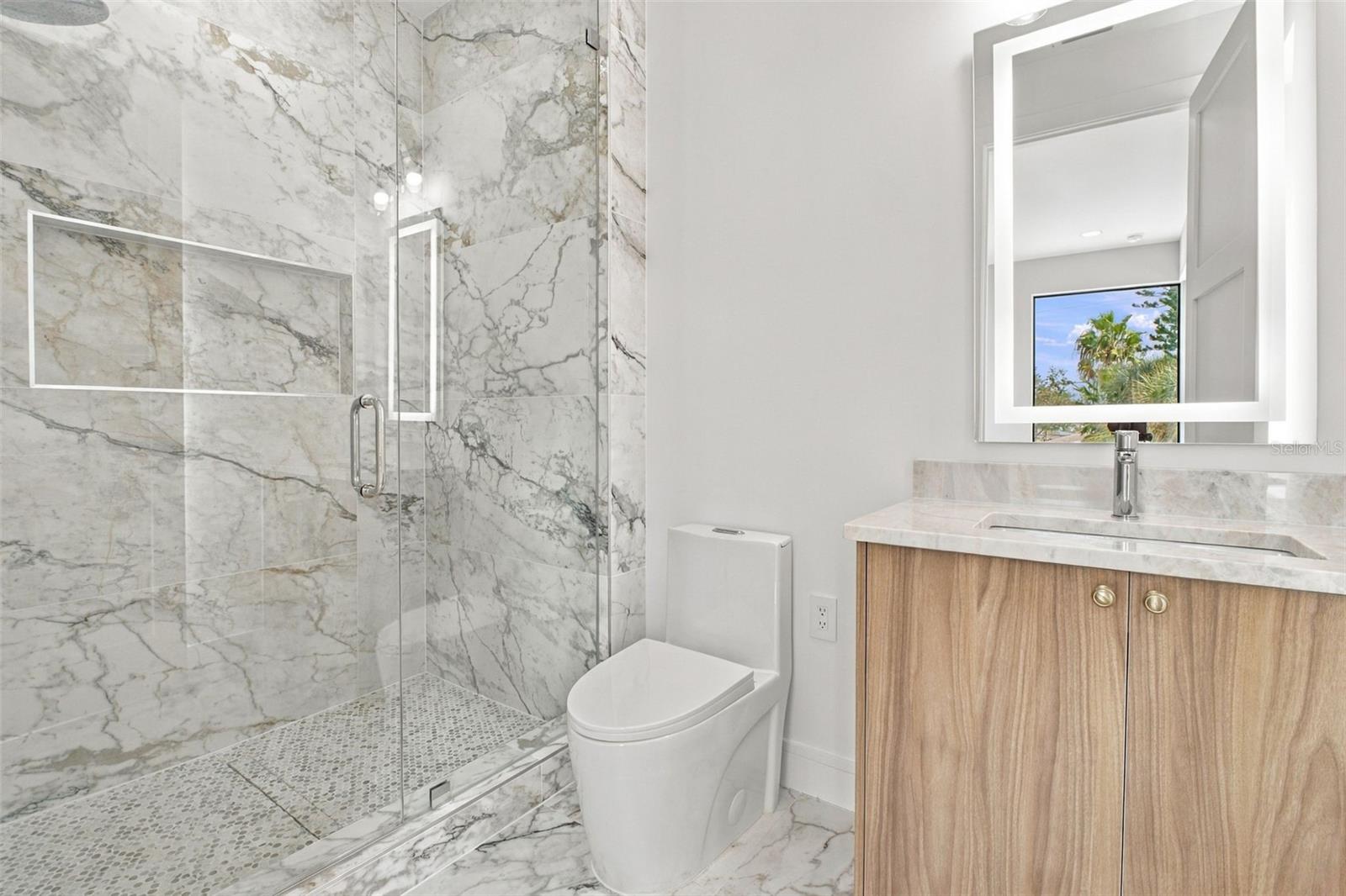 7176 S SHORE DRIVE S, South Pasadena, FL 33707