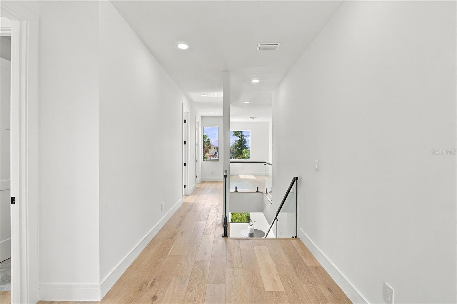 7176 S SHORE DRIVE S, South Pasadena, FL 33707