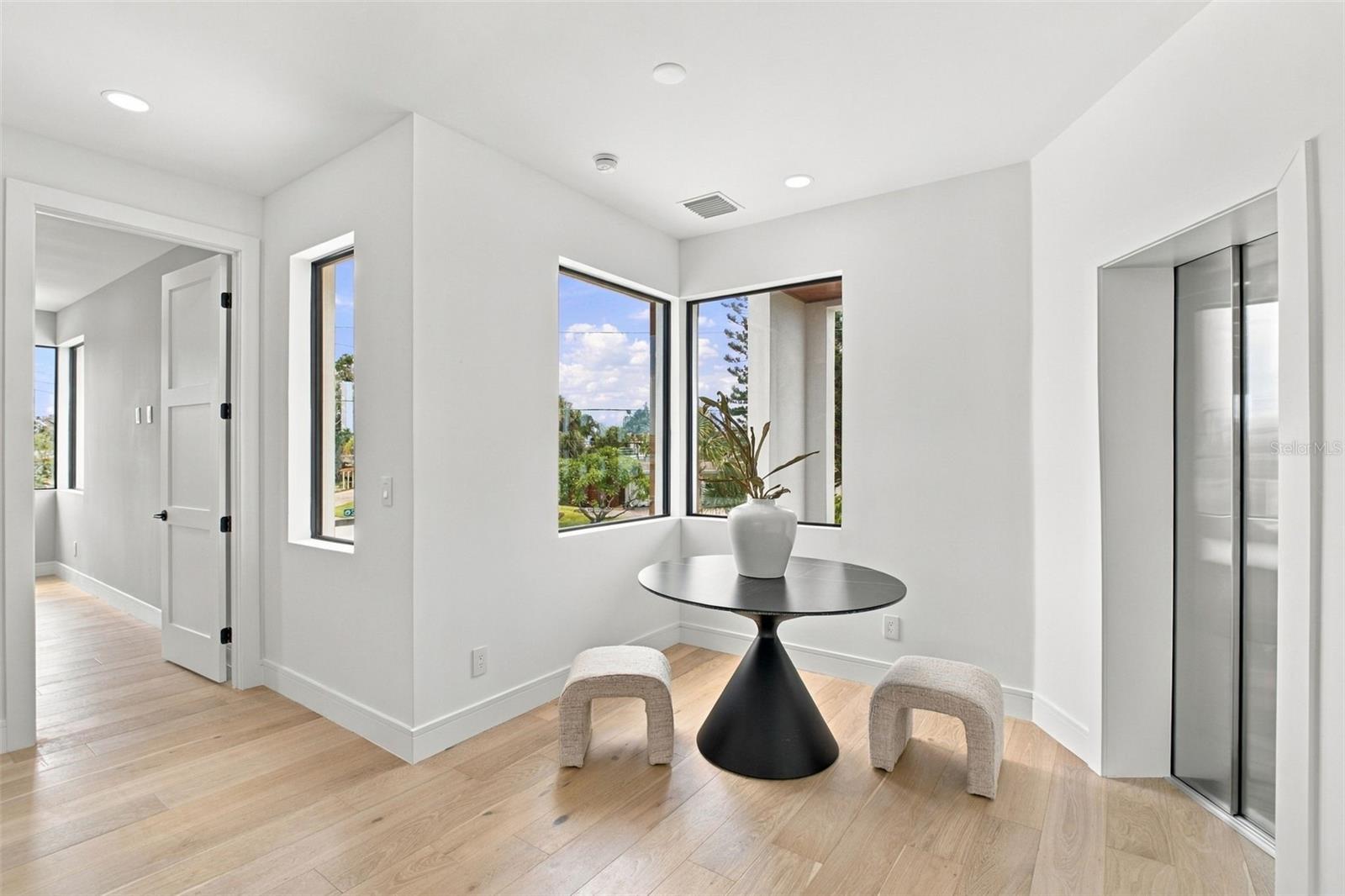 7176 S SHORE DRIVE S, South Pasadena, FL 33707
