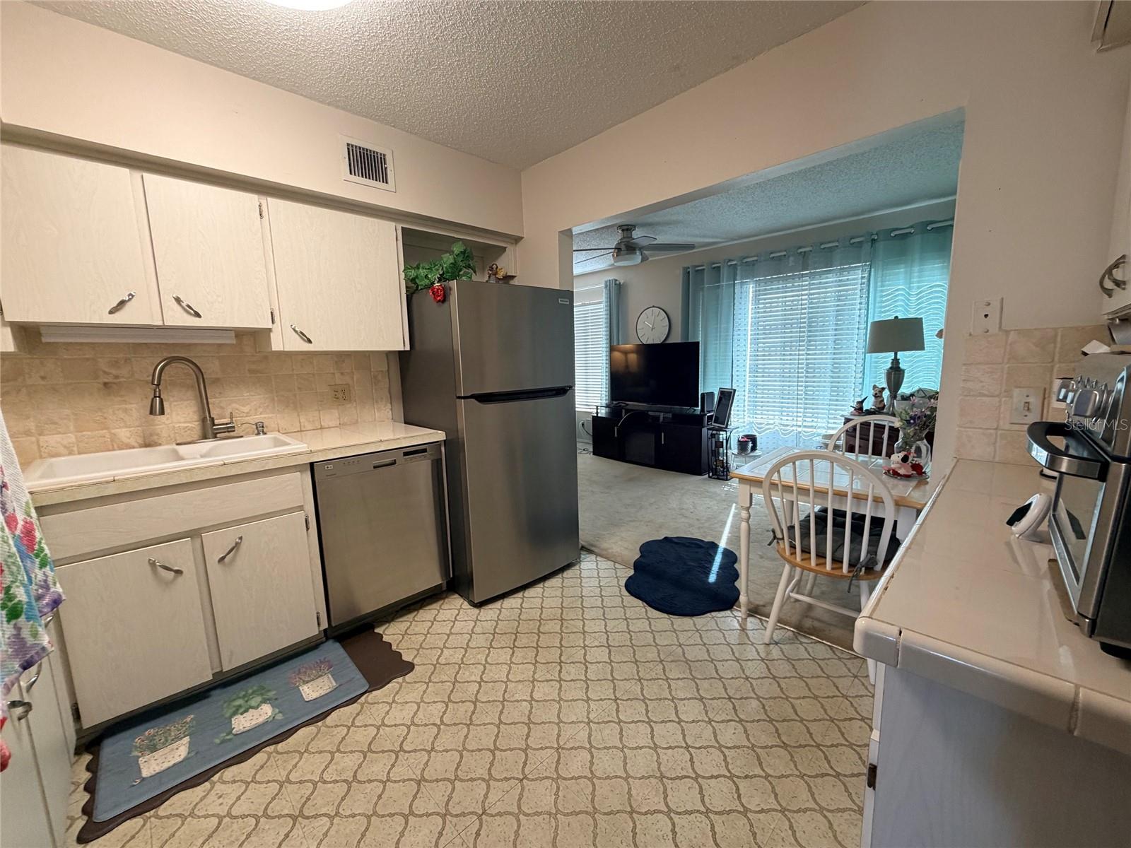 Kitchen w/Lots of Storage Coffee Bar Bonus Kitchen w/Lots of Storage Coffee Bar Bonus