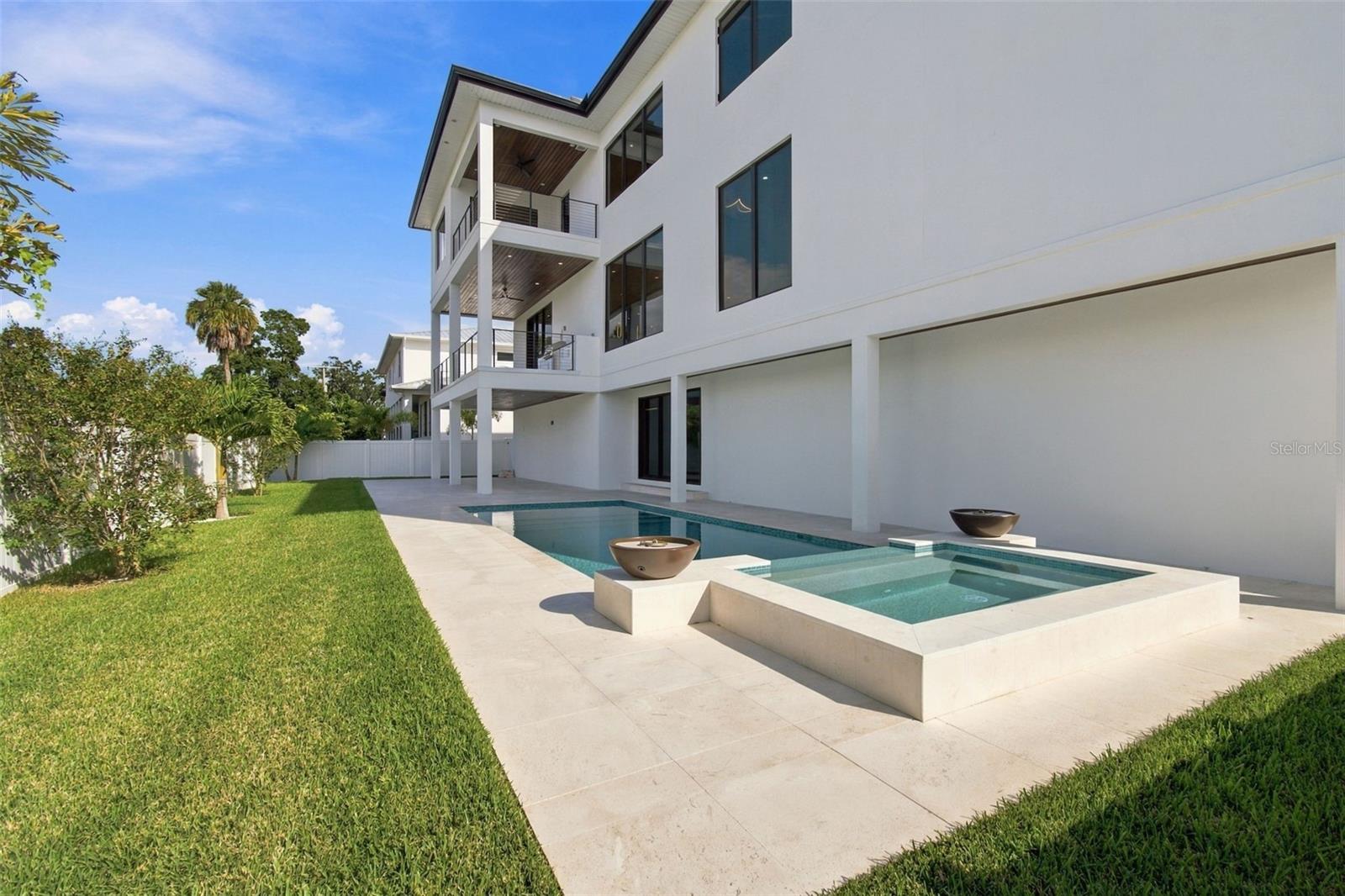 5023 W LEONA STREET, Tampa, FL 33629