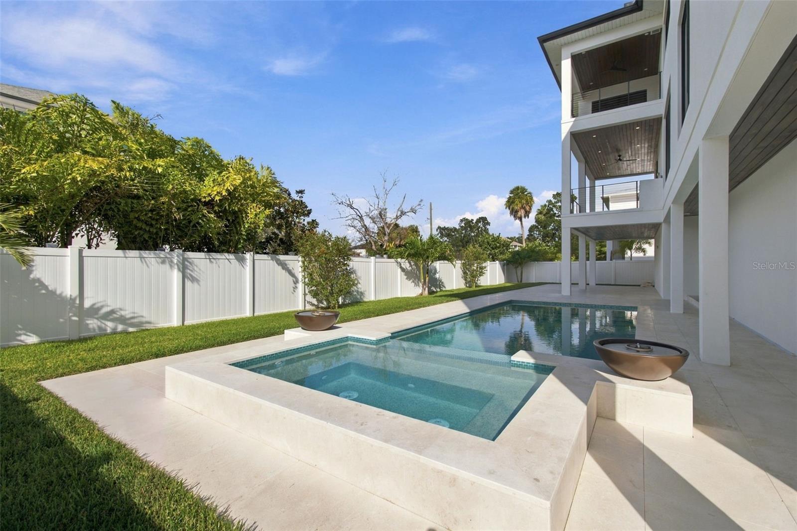 5023 W LEONA STREET, Tampa, FL 33629