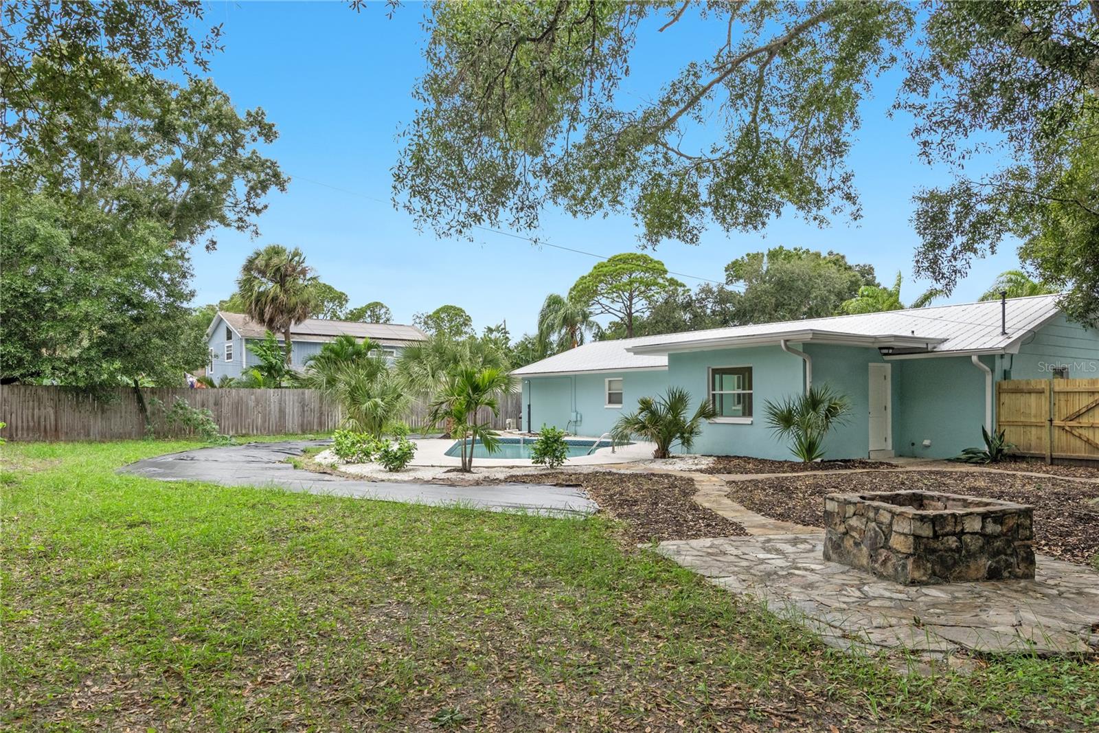 221 ONTARIO AVENUE, Crystal Beach, FL 34681