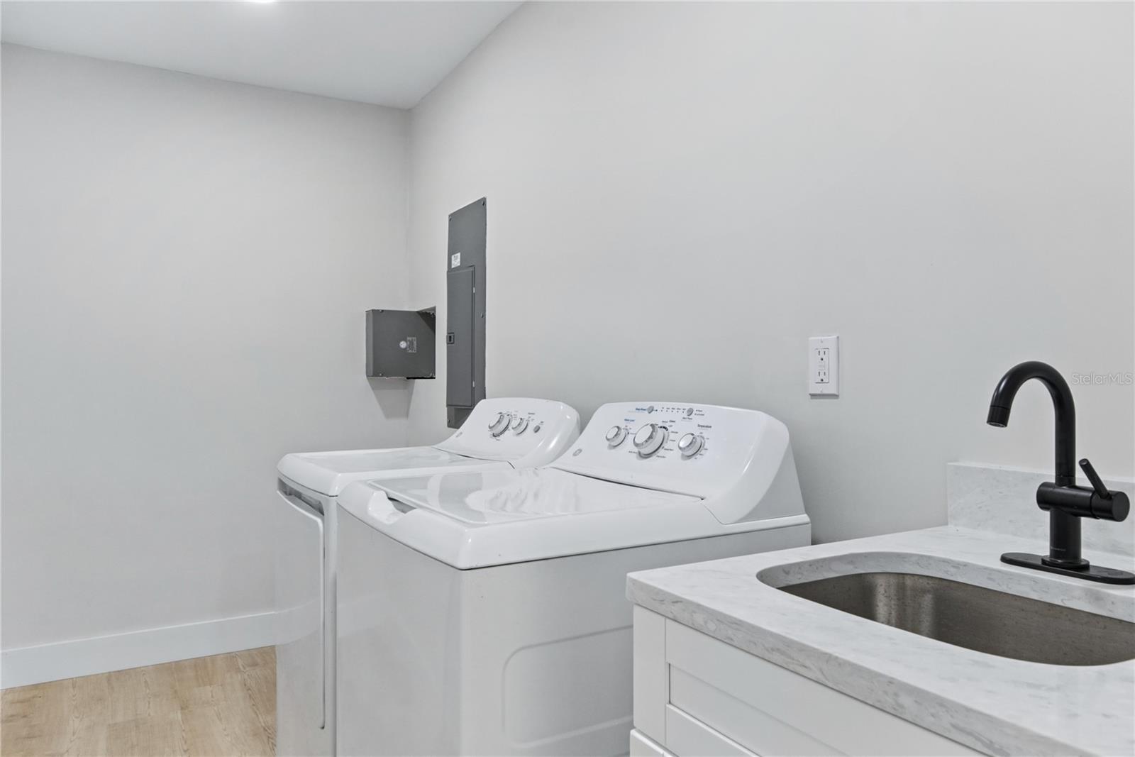 221 ONTARIO AVENUE, Crystal Beach, FL 34681