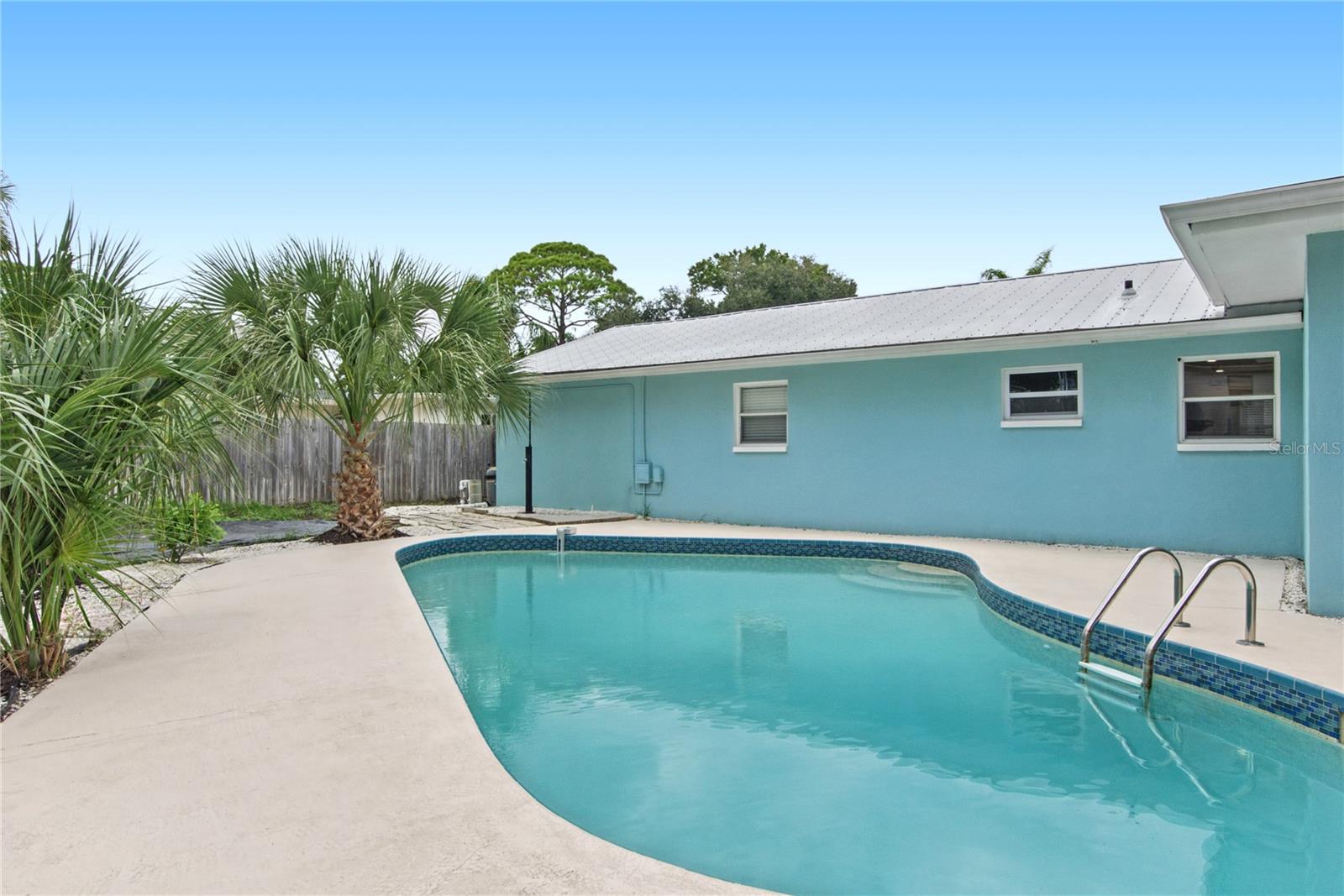 221 ONTARIO AVENUE, Crystal Beach, FL 34681