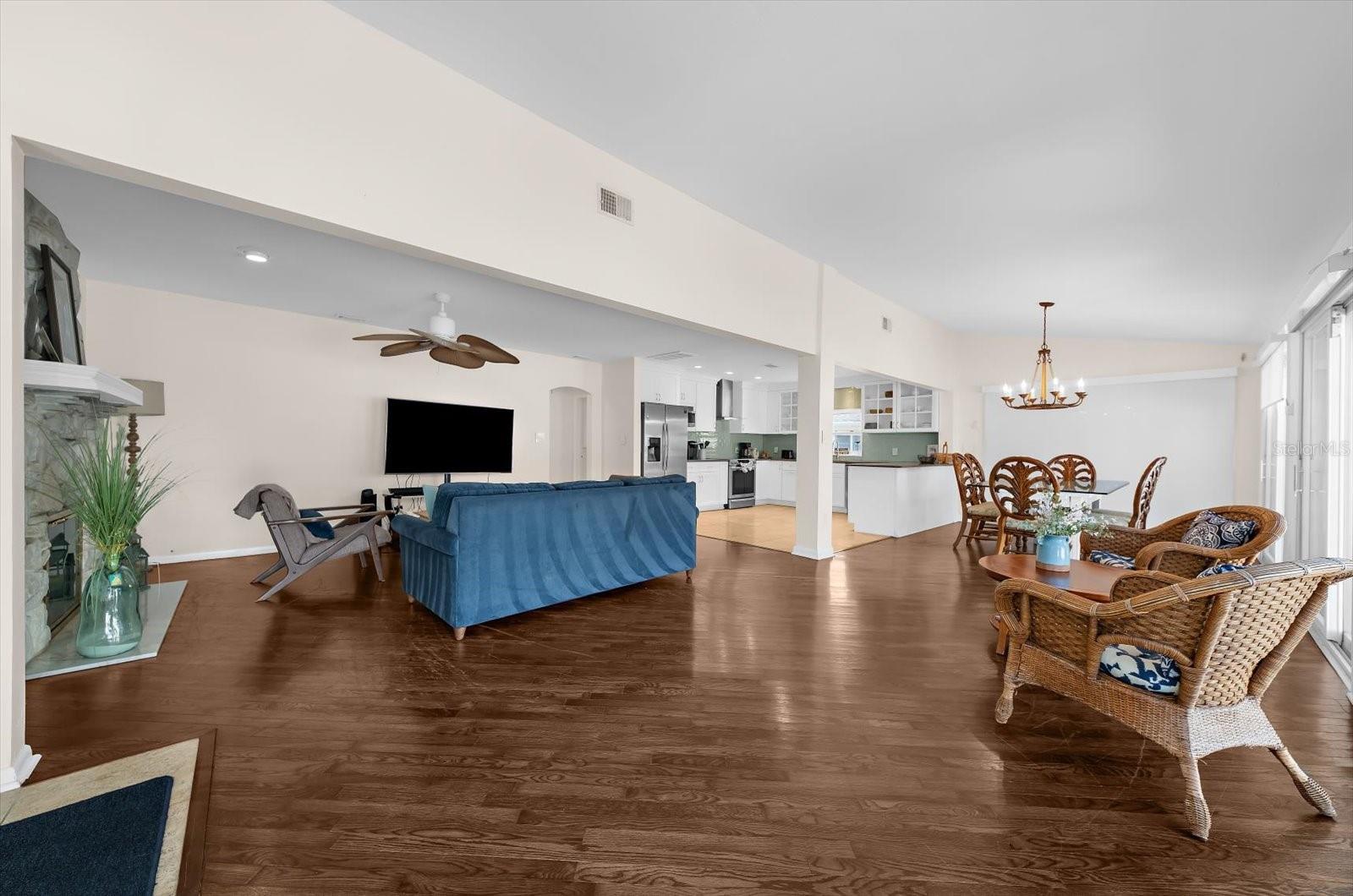 19 CAMBRIA STREET, Clearwater, FL 33767