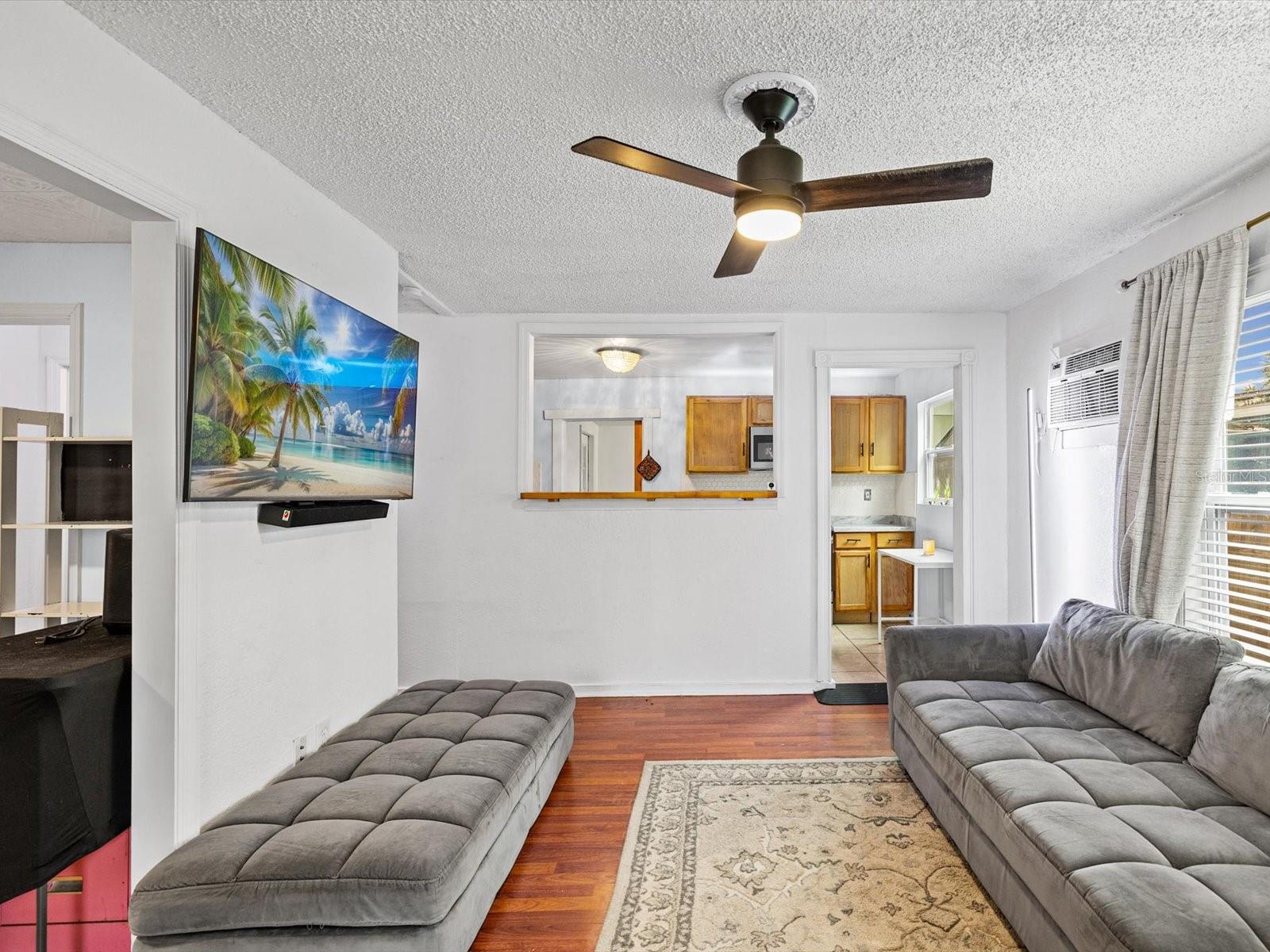 910 E ESKIMO AVENUE, Tampa, FL 33604