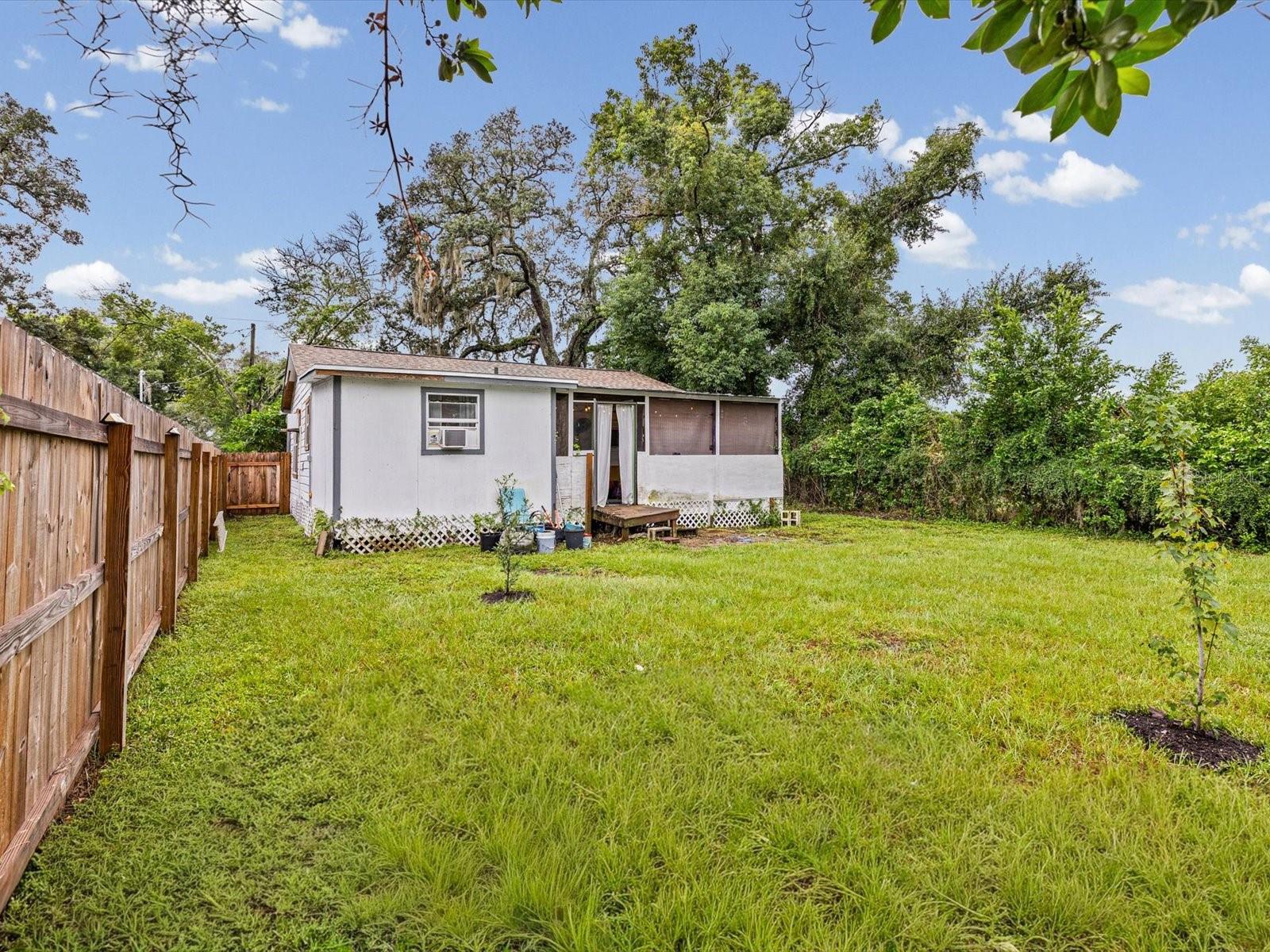 910 E ESKIMO AVENUE, Tampa, FL 33604