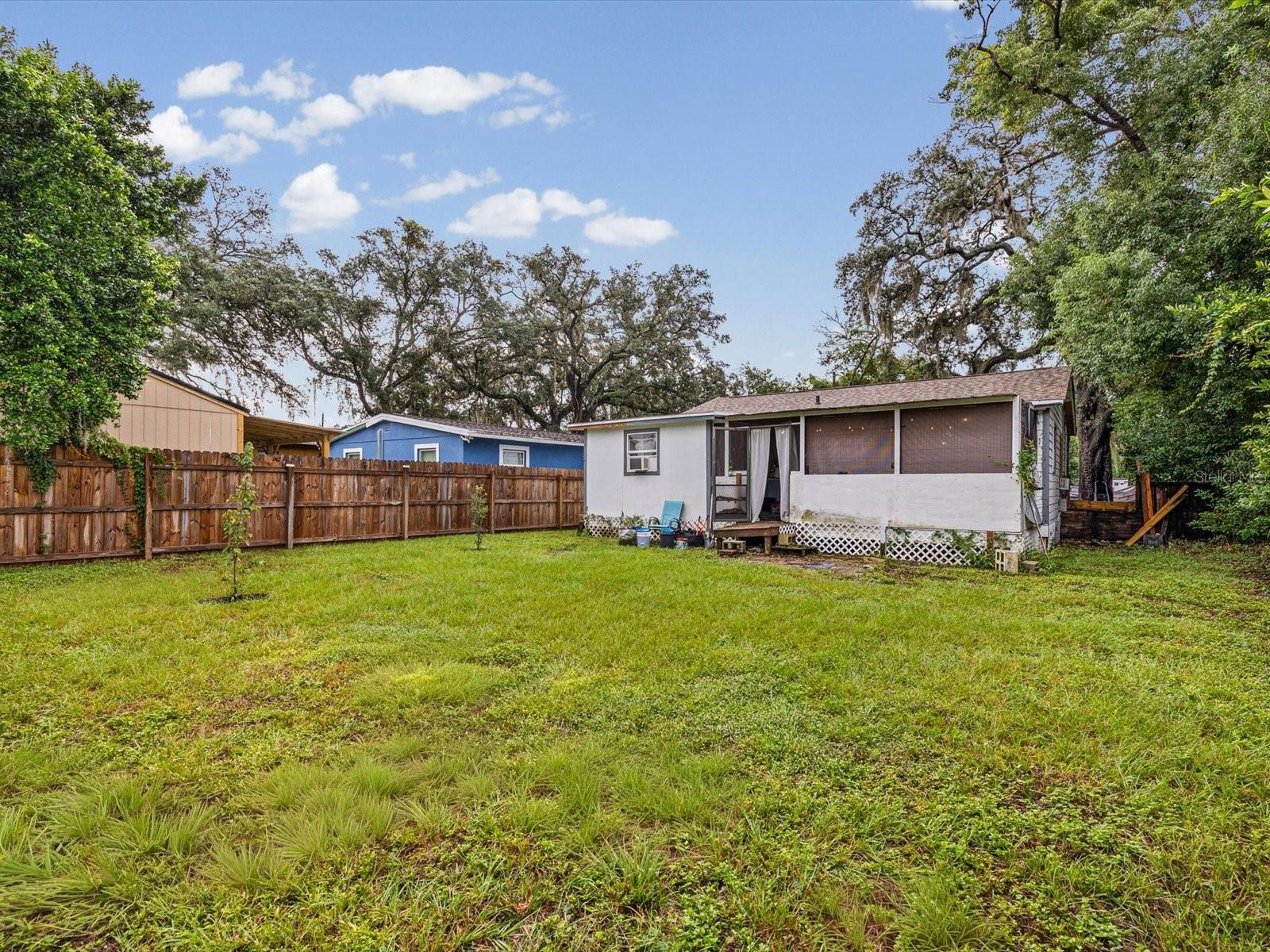 910 E ESKIMO AVENUE, Tampa, FL 33604