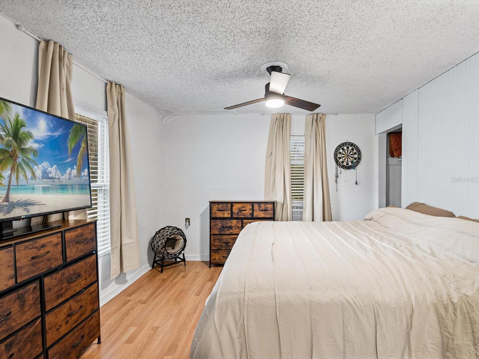 910 E ESKIMO AVENUE, Tampa, FL 33604