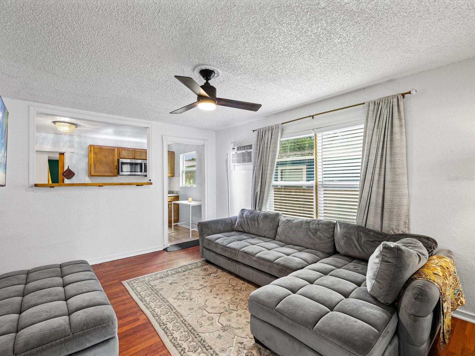 910 E ESKIMO AVENUE, Tampa, FL 33604