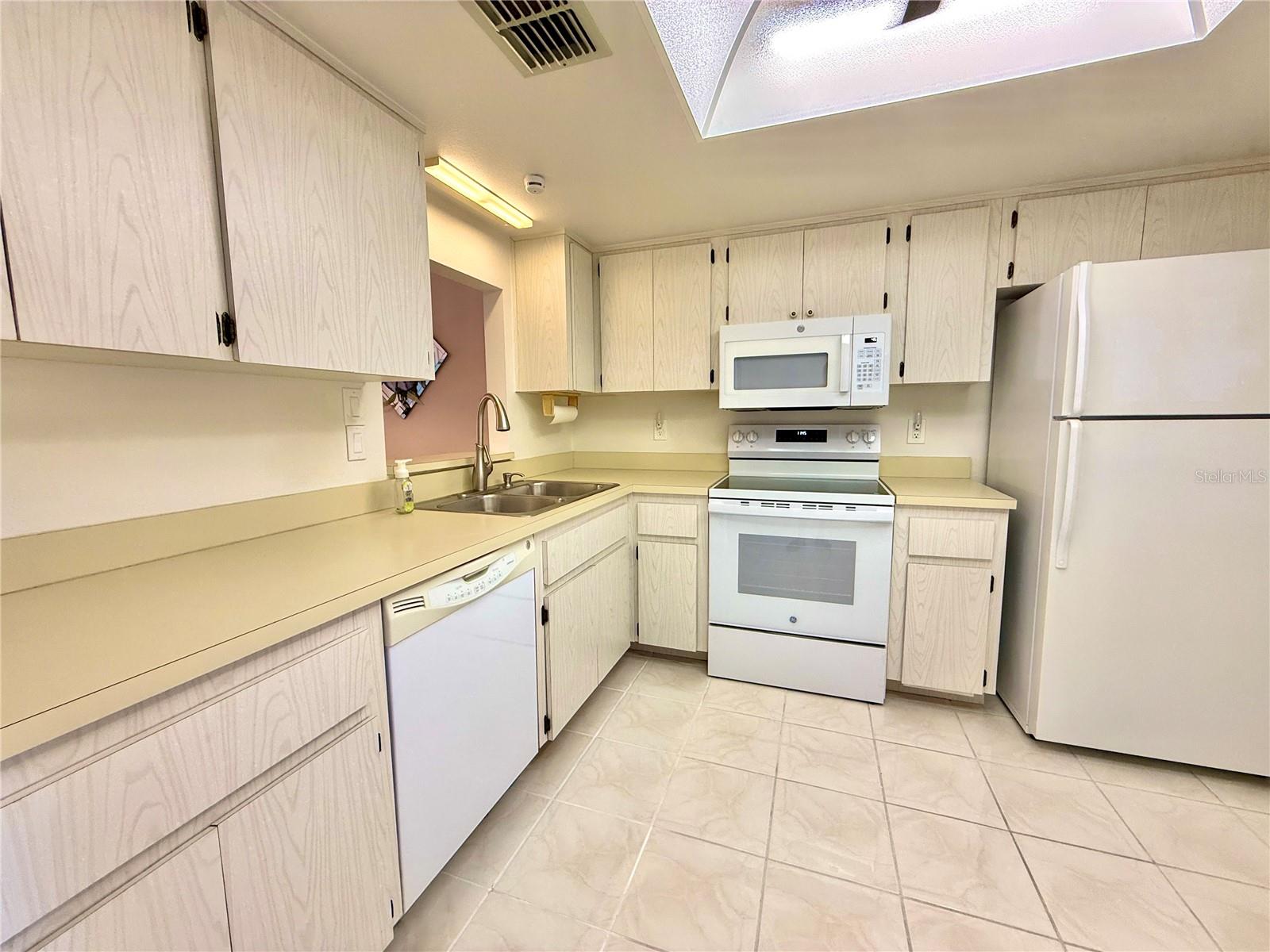 10816 LAQUINTA DRIVE, New Port Richey, FL 34654