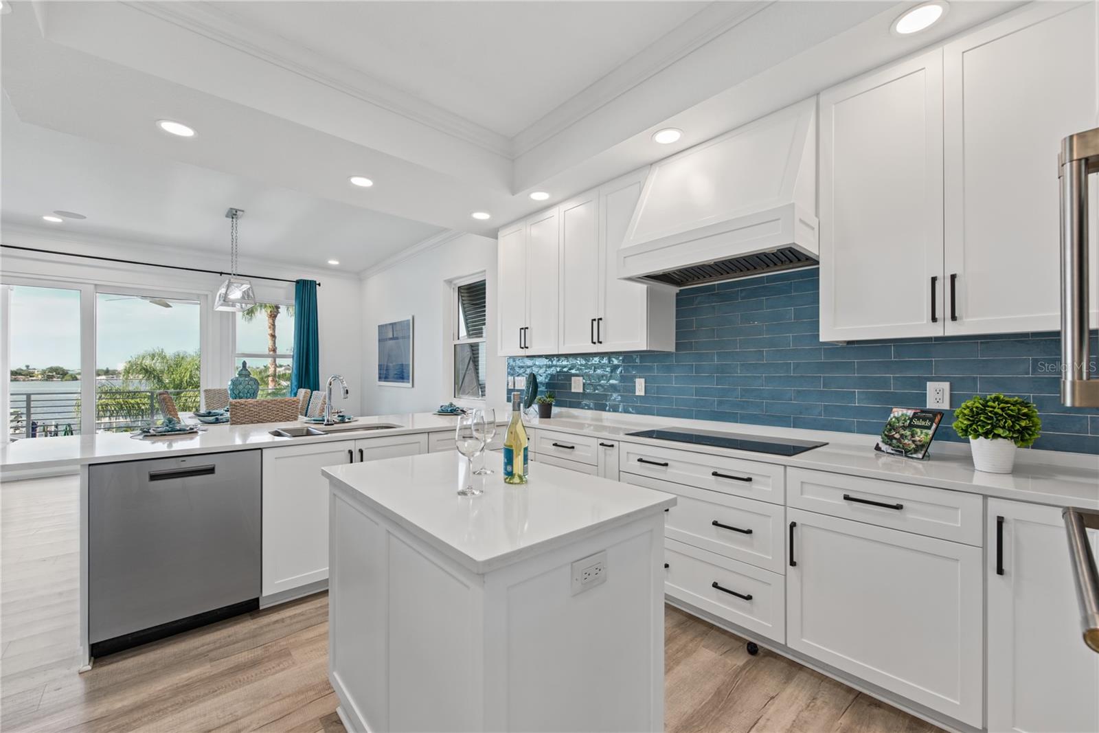 2813 KIPPS COLONY DRIVE S, Gulfport, FL 33707