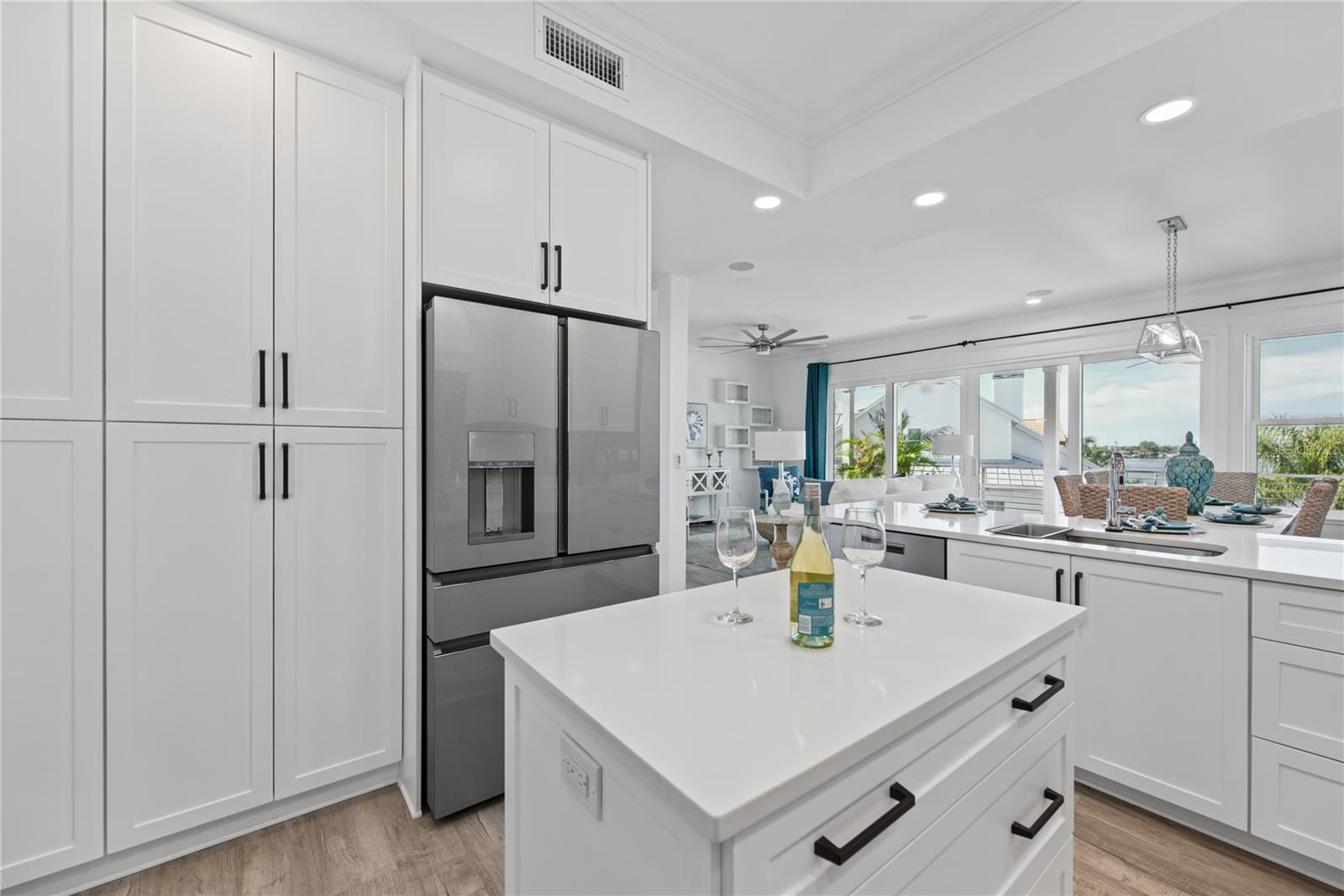 2813 KIPPS COLONY DRIVE S, Gulfport, FL 33707