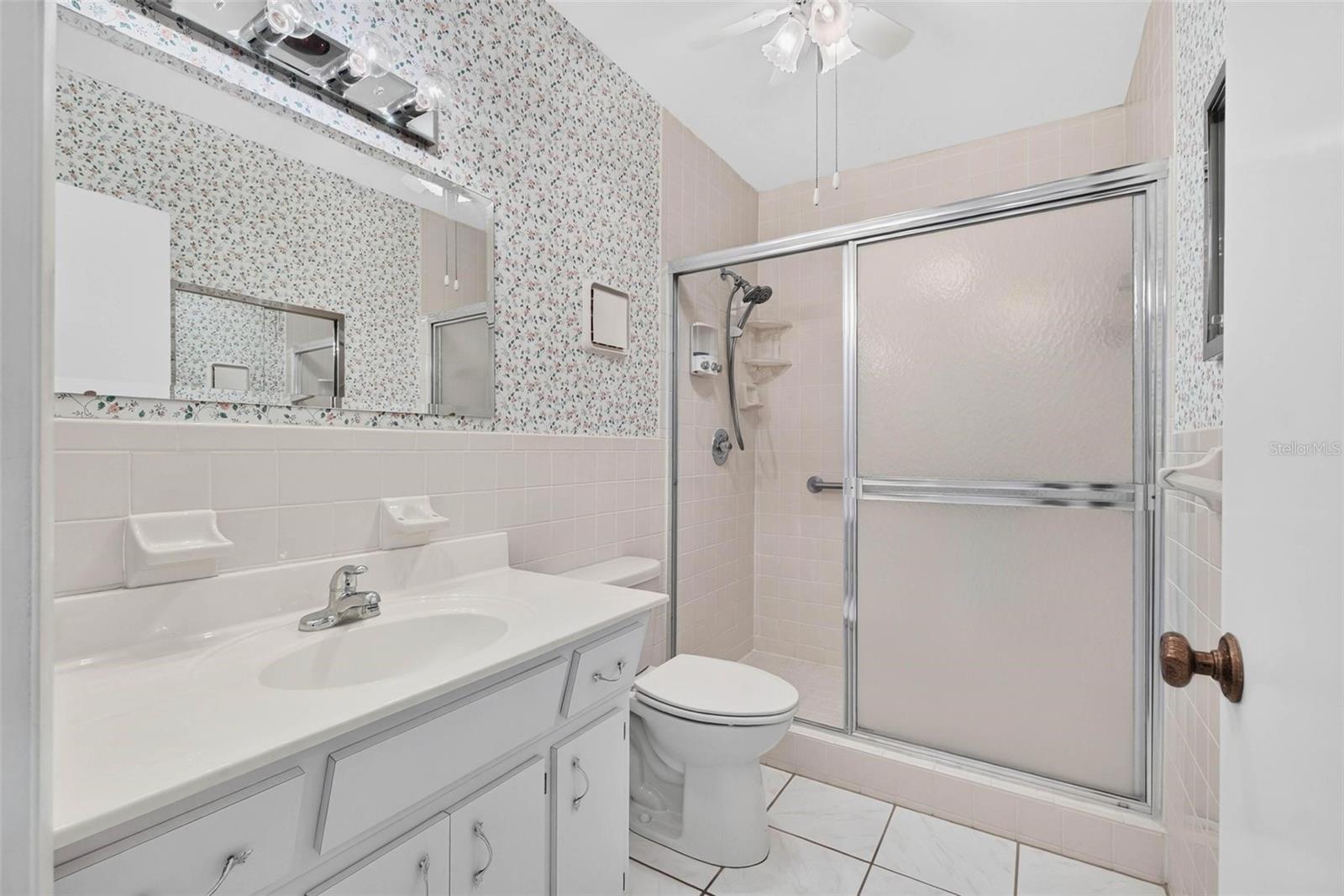 Primary En-suite Bathroom