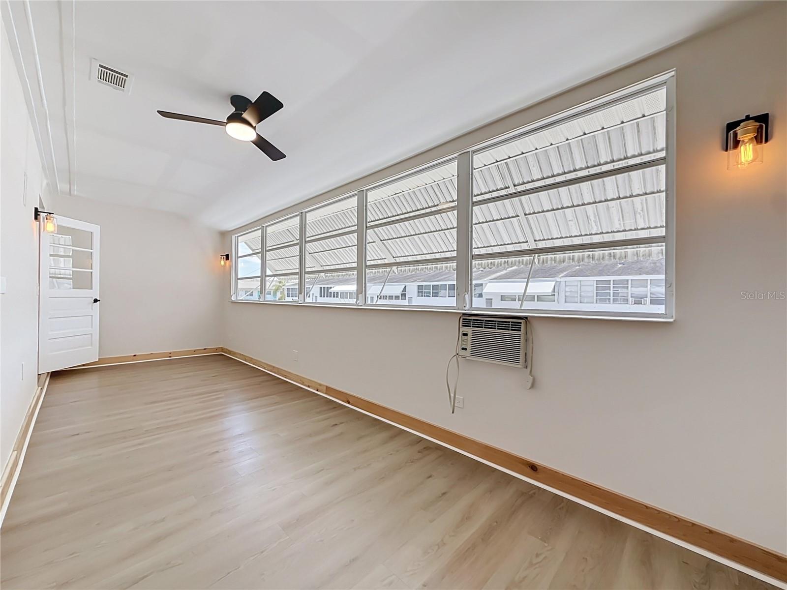6100 21ST STREET N, #17, St Petersburg, FL 33714