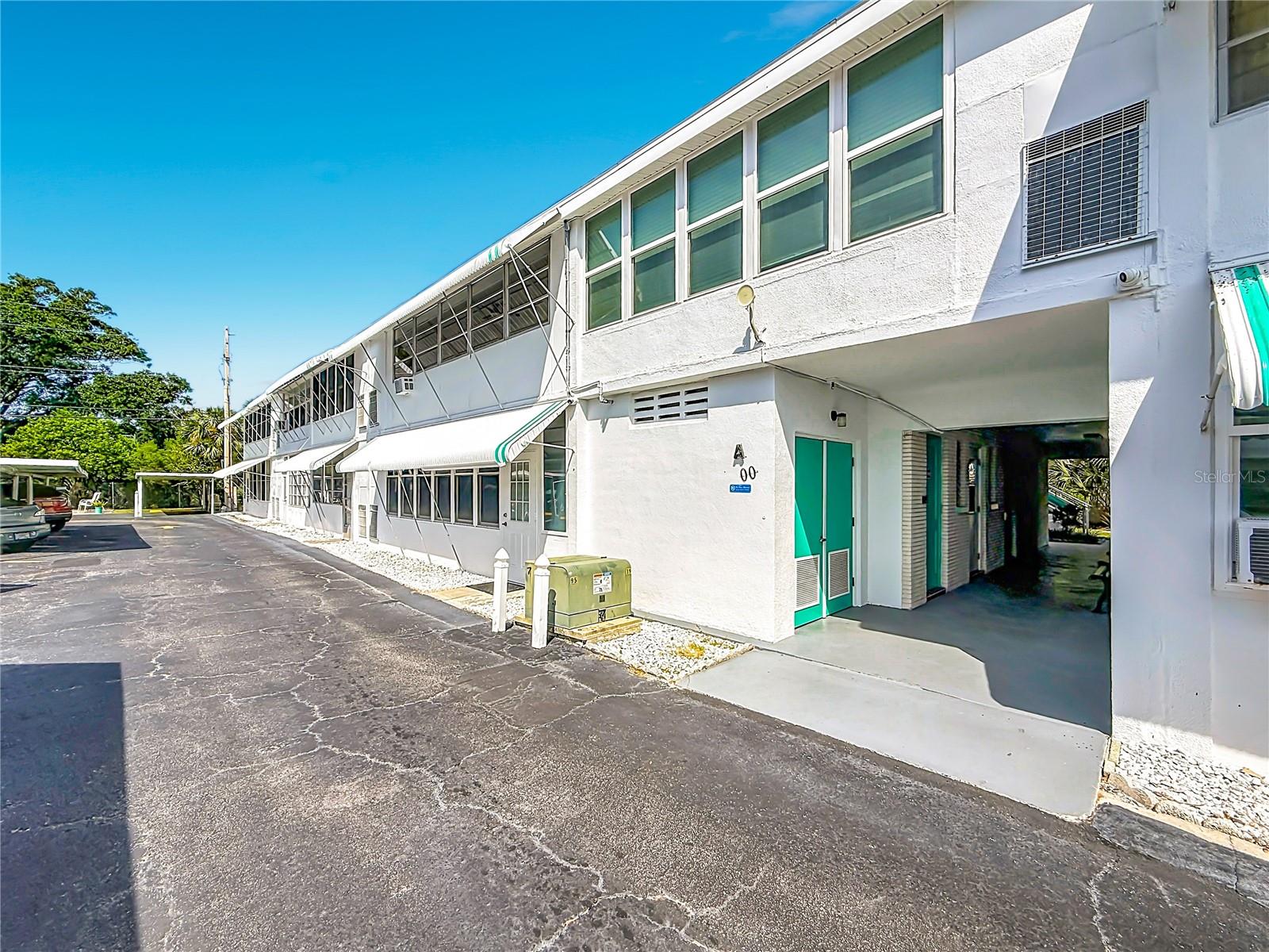 6100 21ST STREET N, #17, St Petersburg, FL 33714