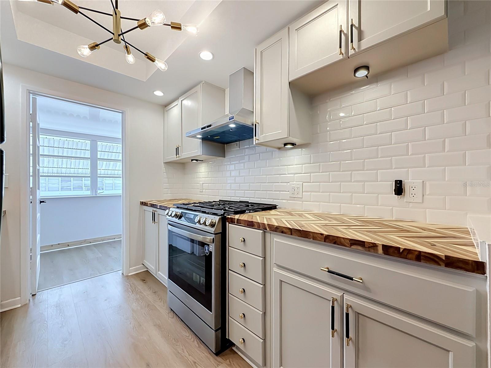 6100 21ST STREET N, #17, St Petersburg, FL 33714
