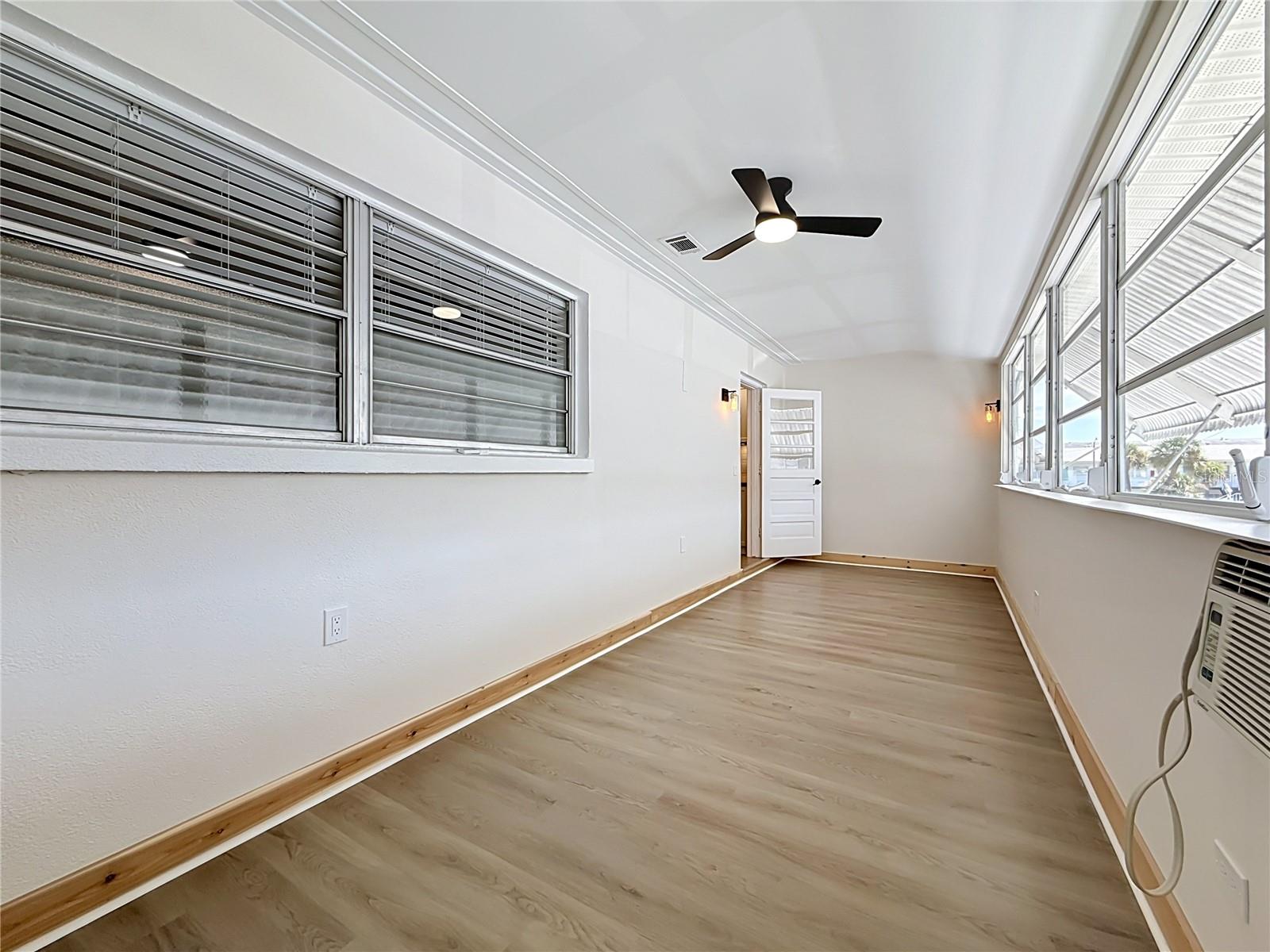 6100 21ST STREET N, #17, St Petersburg, FL 33714