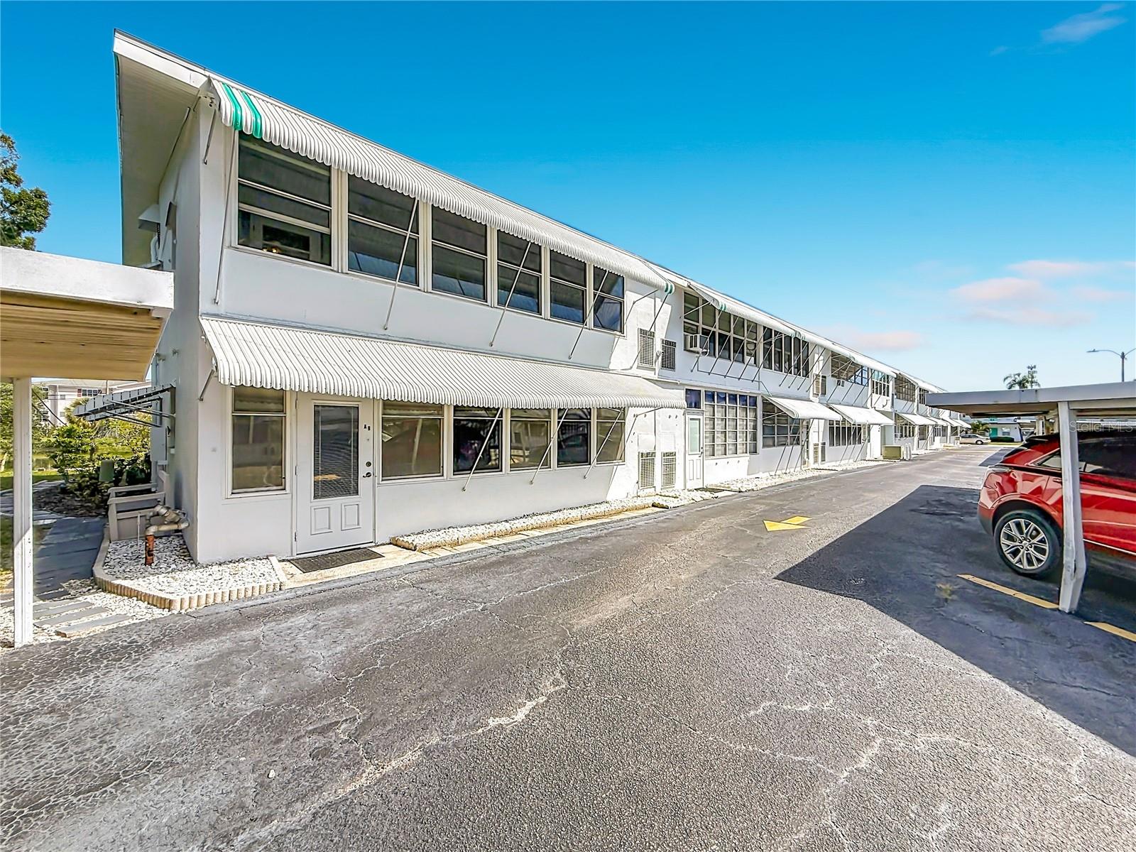 6100 21ST STREET N, #17, St Petersburg, FL 33714
