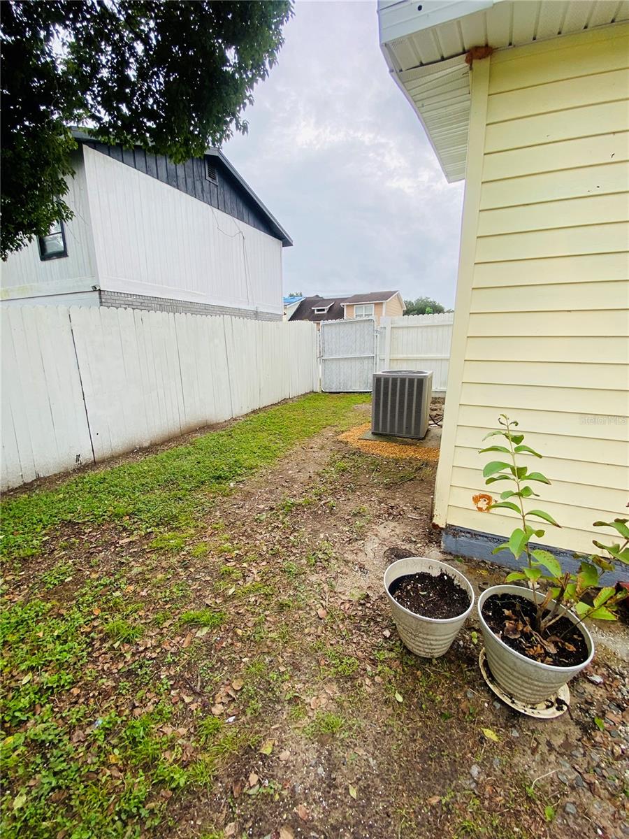 721 GASPARINO COURT, Seffner, FL 33584