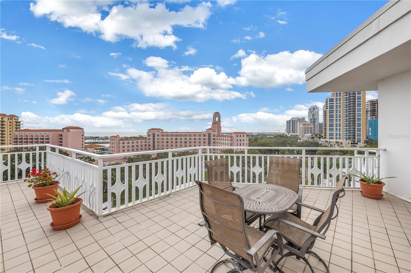 700 BEACH DRIVE NE, #201, St Petersburg, FL 33701