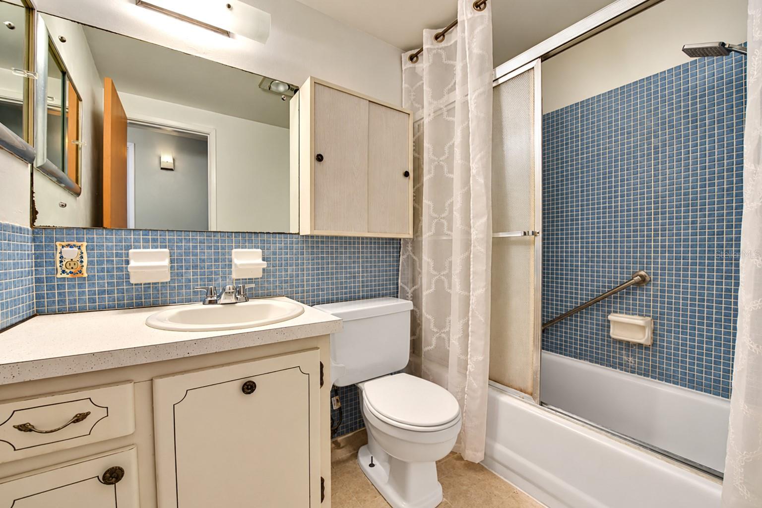 5940 21ST STREET N, #11, St Petersburg, FL 33714